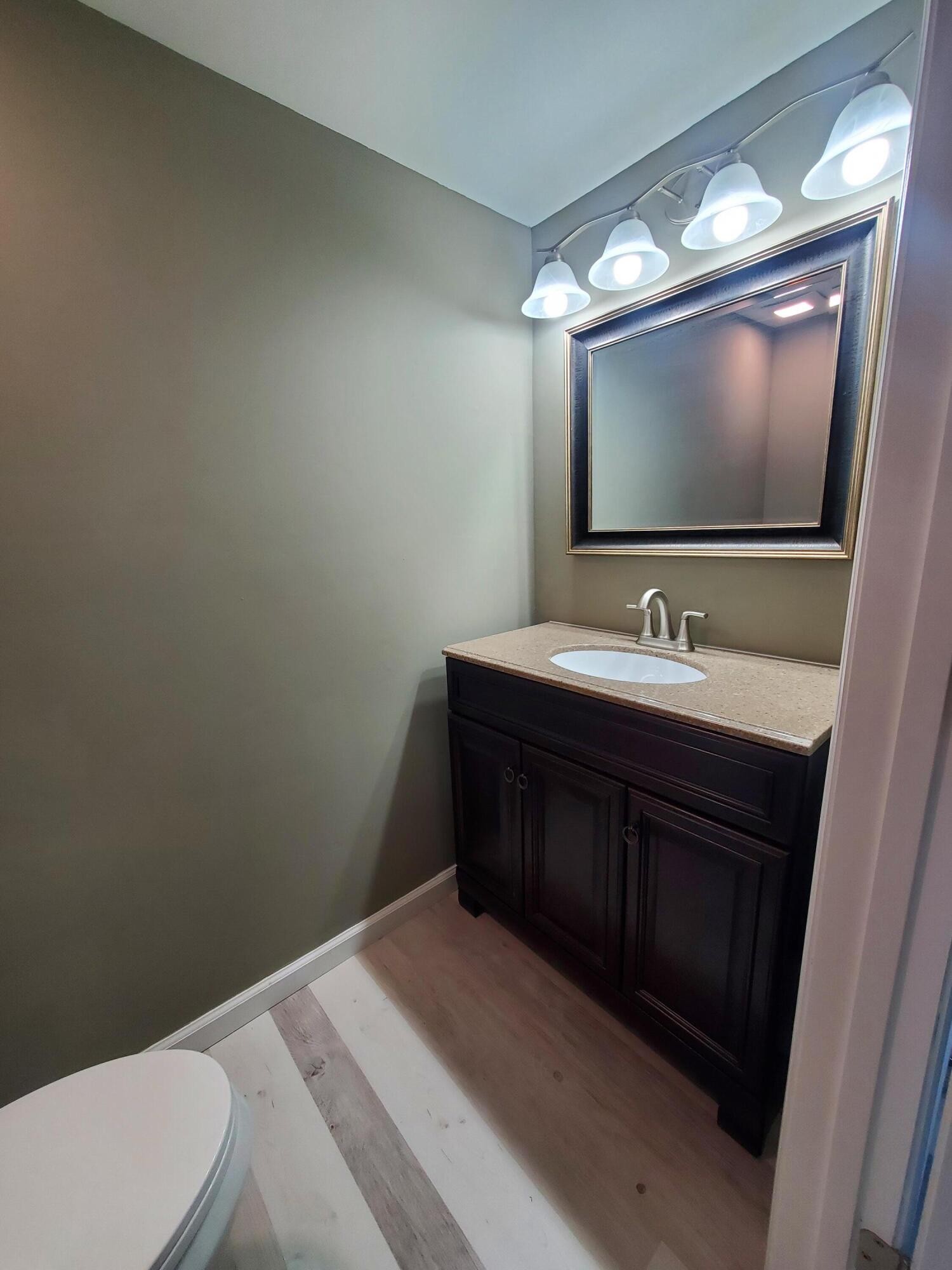 3332 Roadrunner Trail