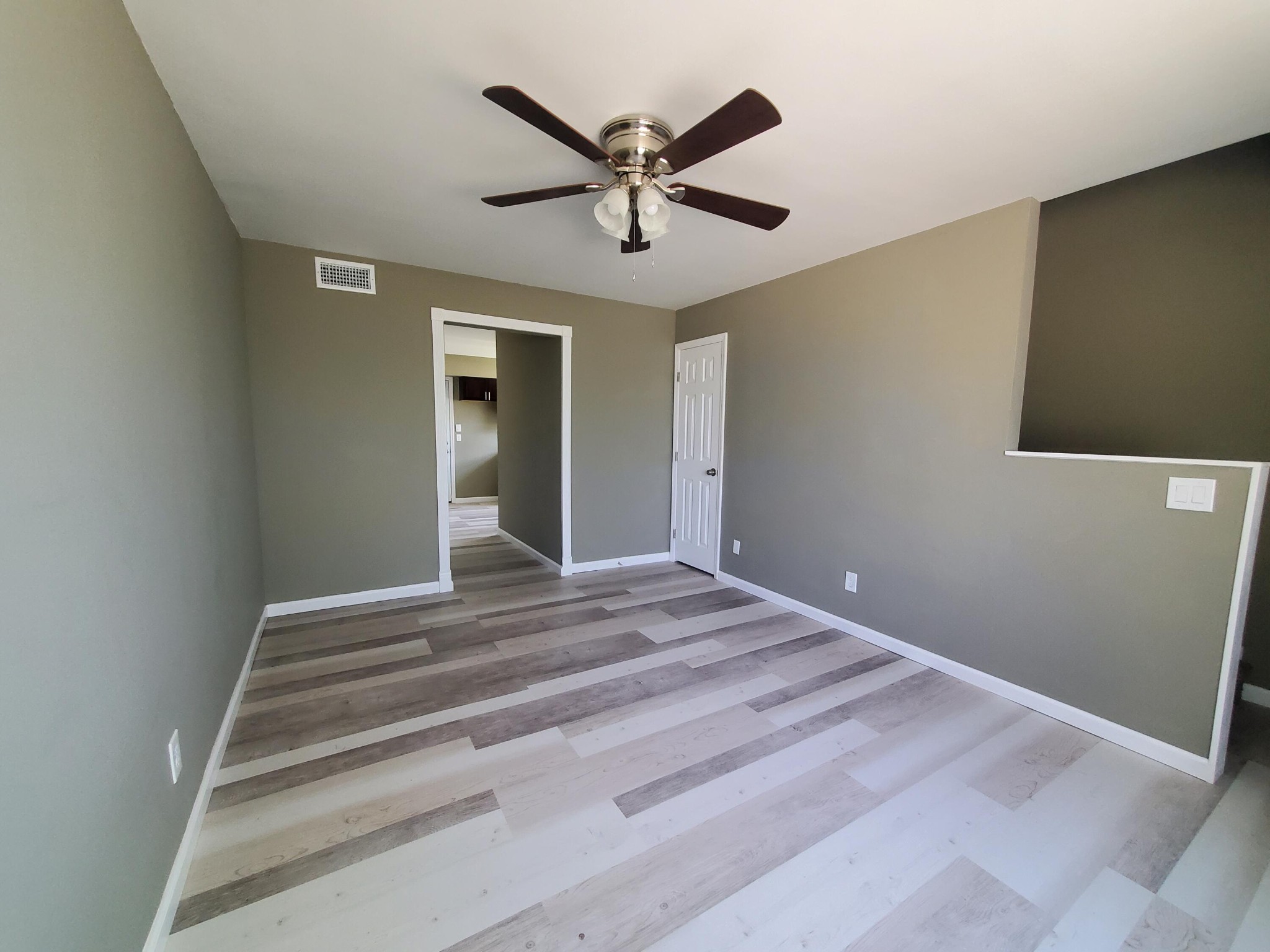 3332 Roadrunner Trail