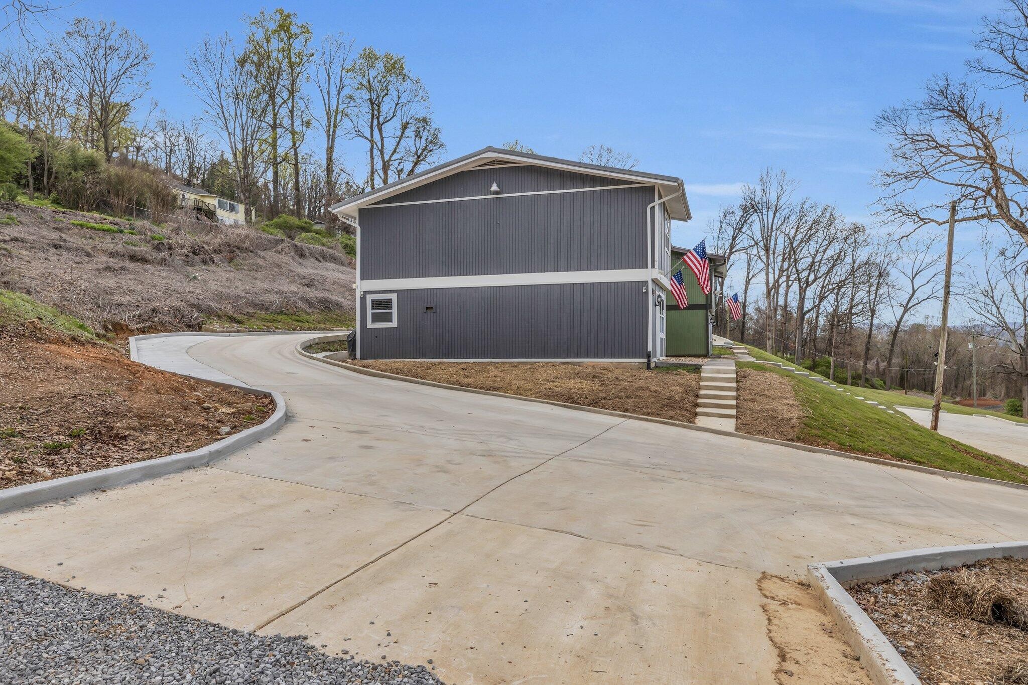 3332 Roadrunner Trail