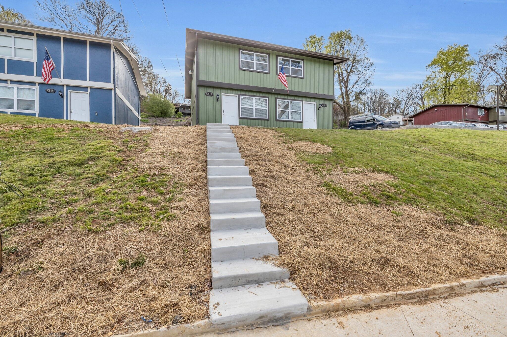 3332 Roadrunner Trail