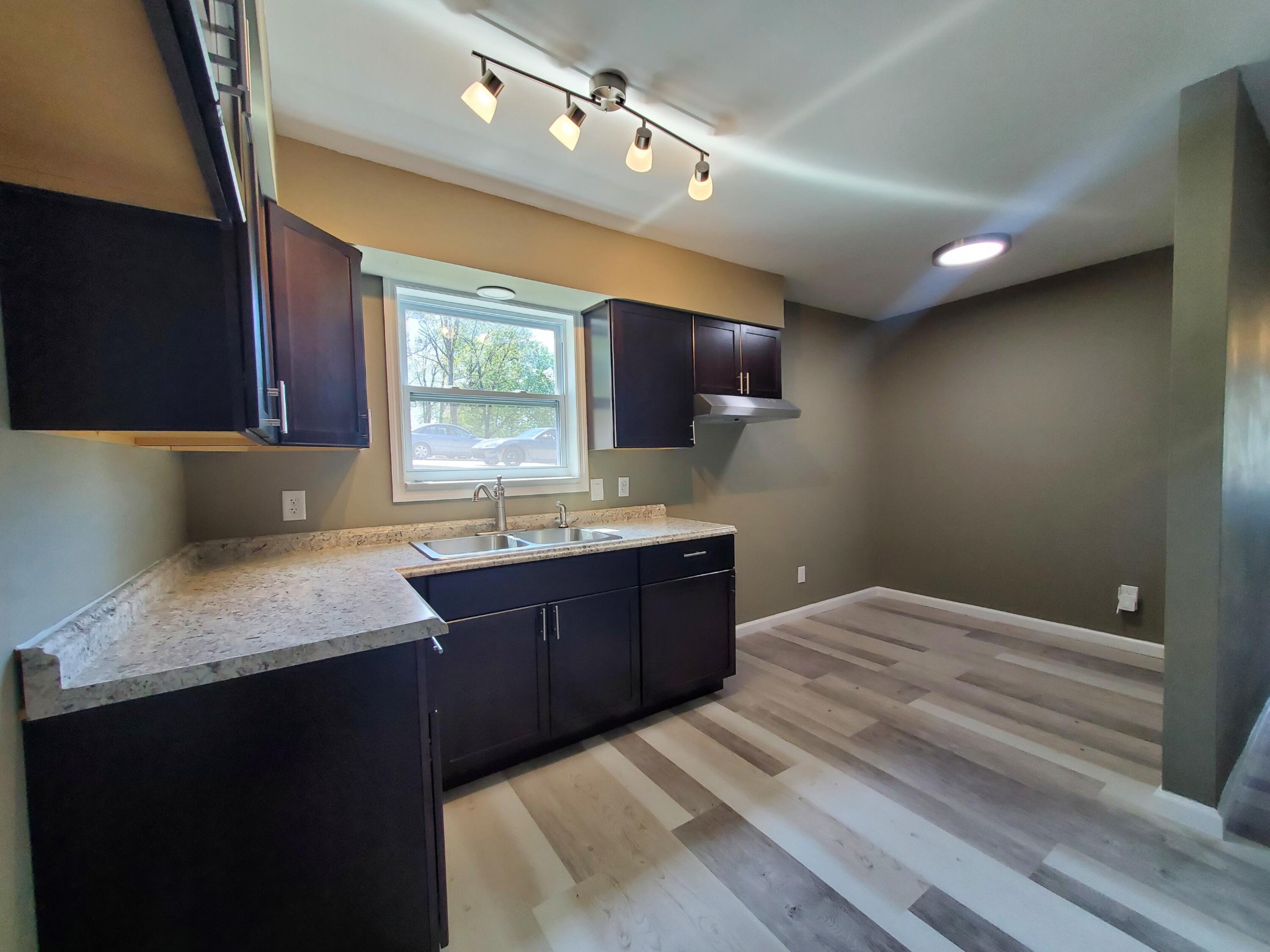 3332 Roadrunner Trail