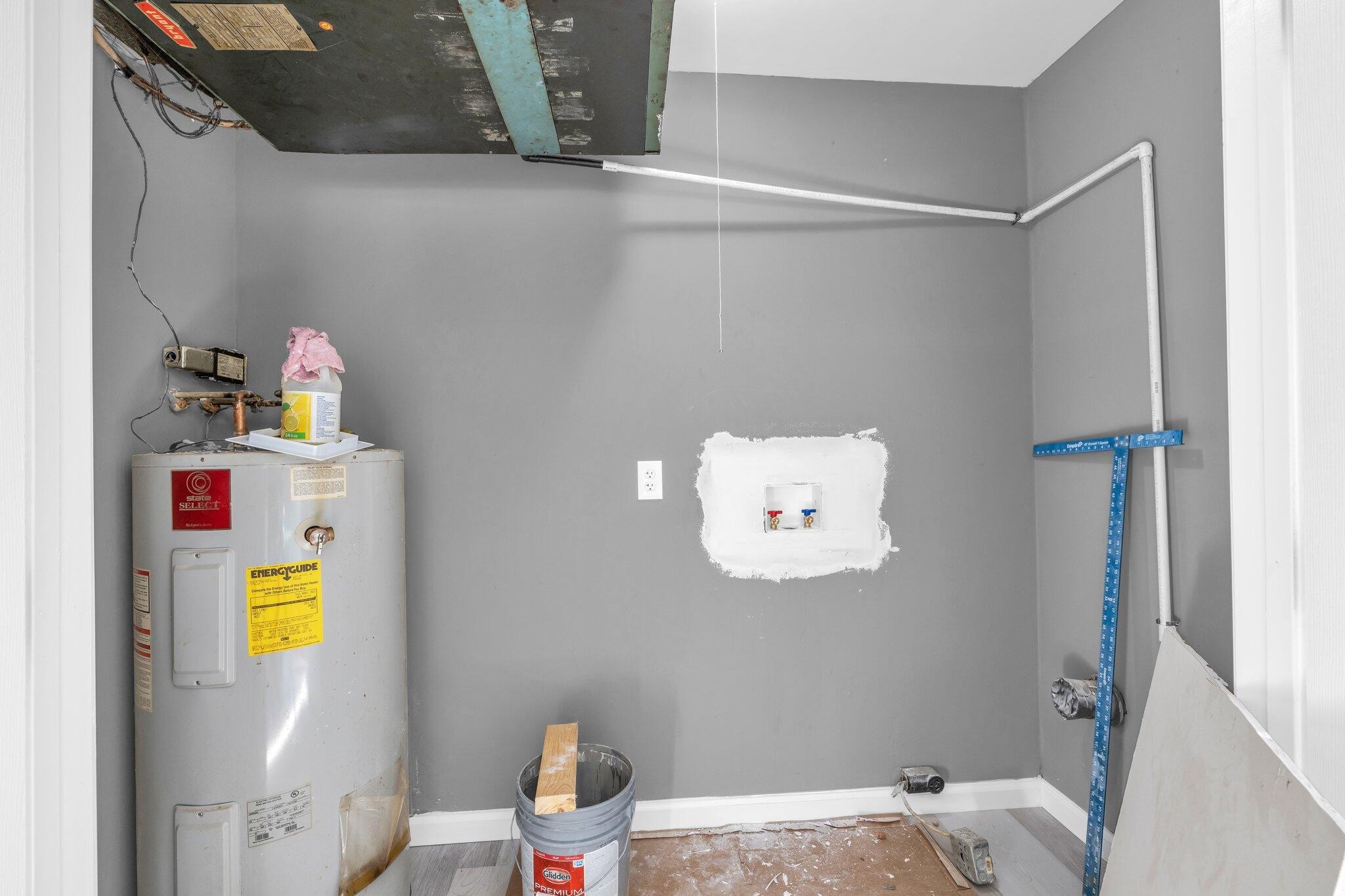 3332 Roadrunner Trail