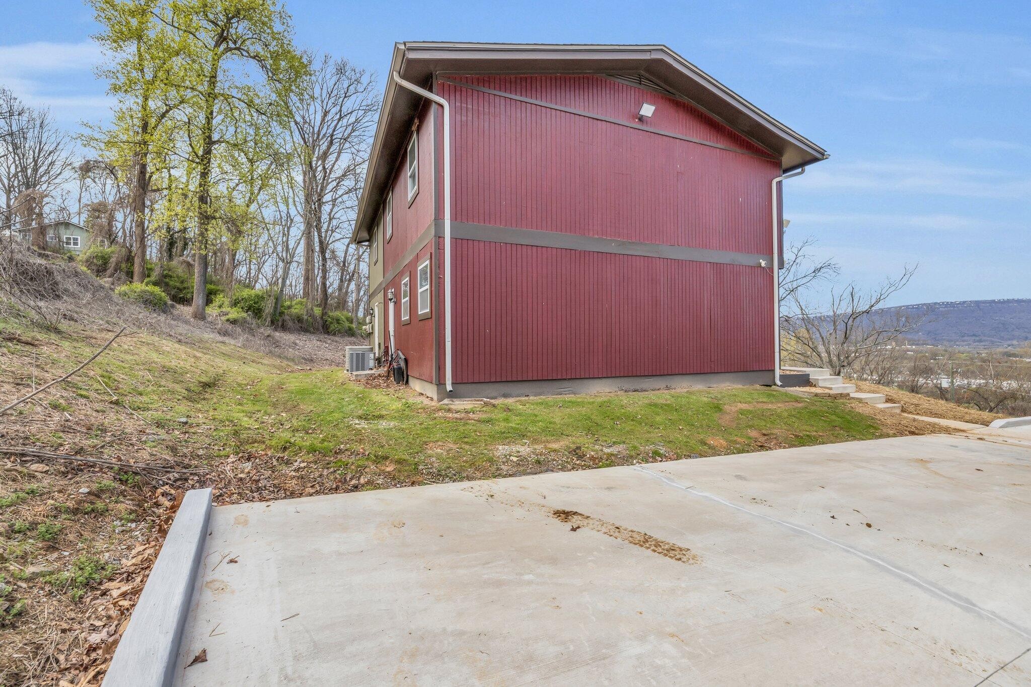 3332 Roadrunner Trail