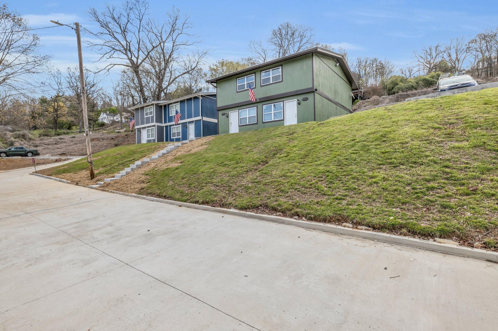 3332 Roadrunner Trail