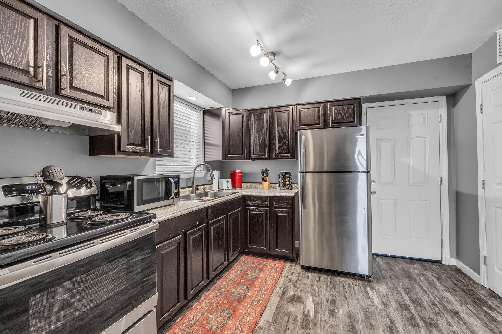 3332 Roadrunner Trail