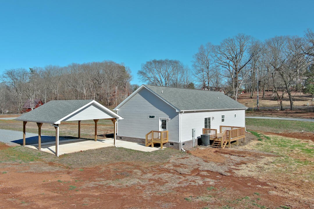 135 Waters Edge Road