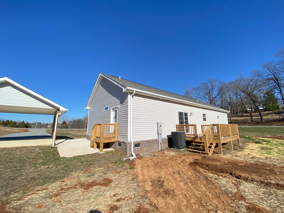 135 Waters Edge Road
