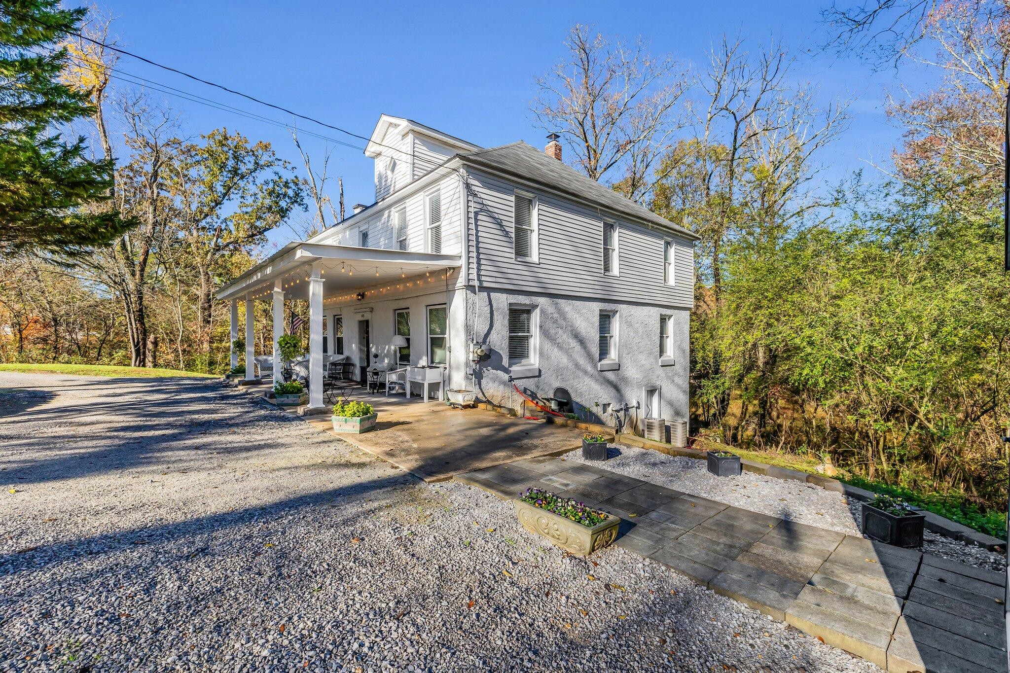 5415 Old Pike
