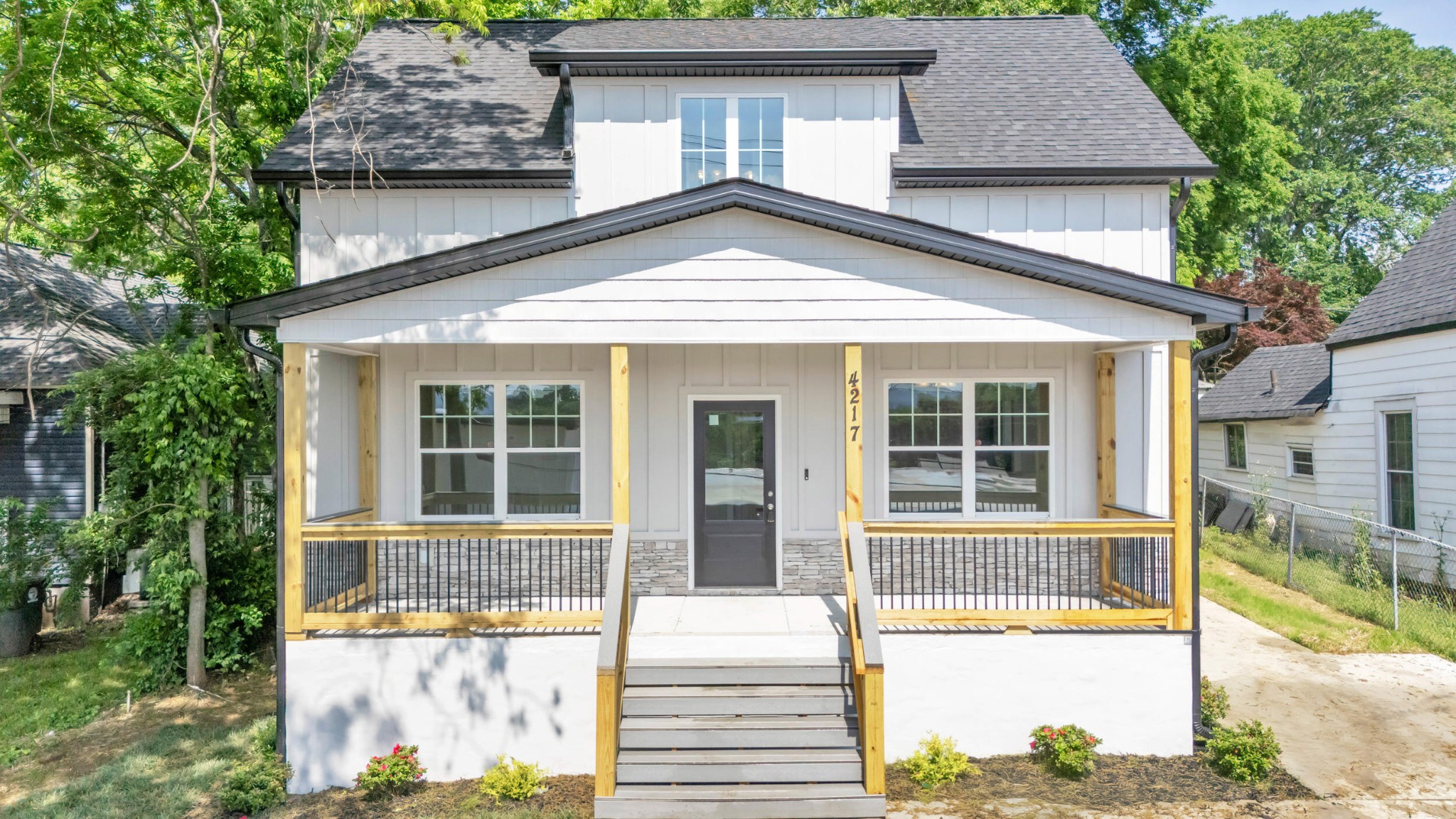 4217 Oakland Avenue Unit: Lot 194