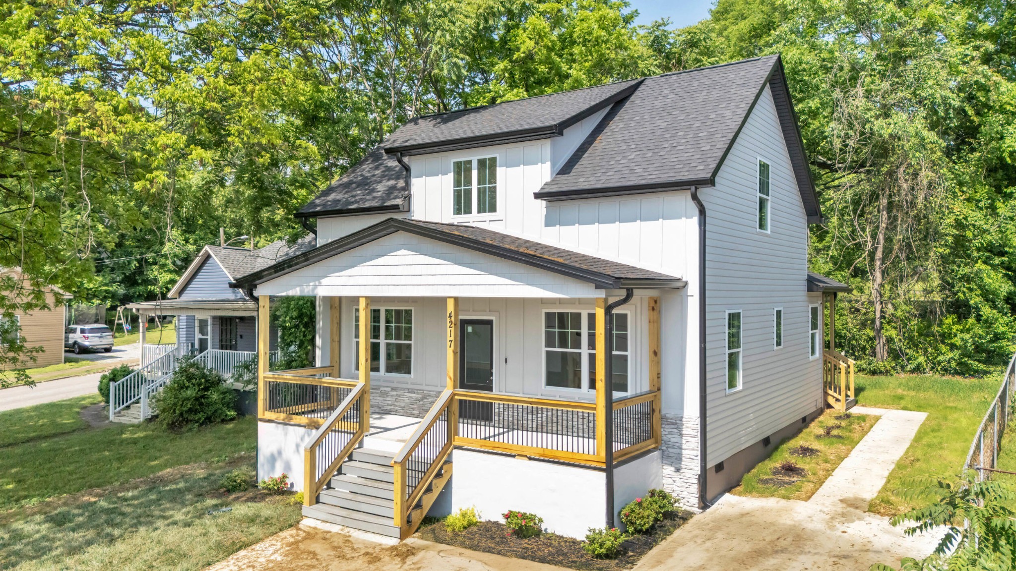 4217 Oakland Avenue Unit: Lot 194