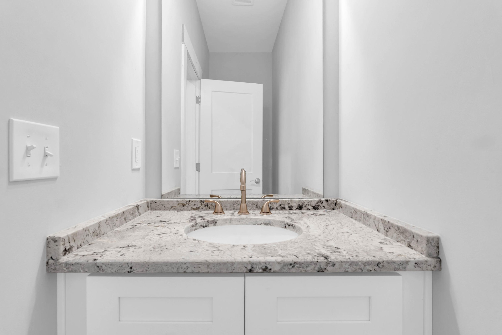 4217 Oakland Avenue Unit: Lot 194