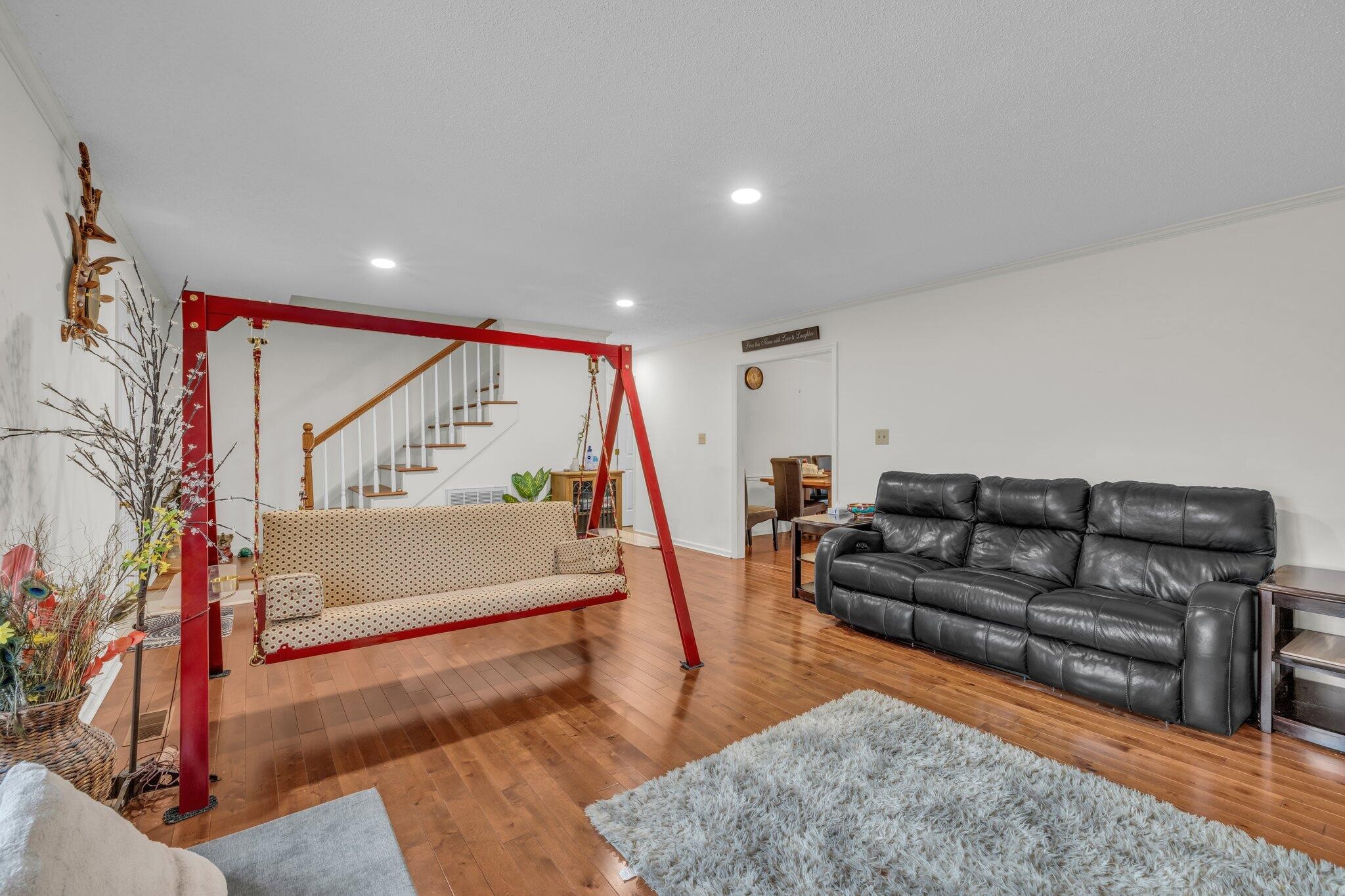 1129 Robin Hood Drive, NW