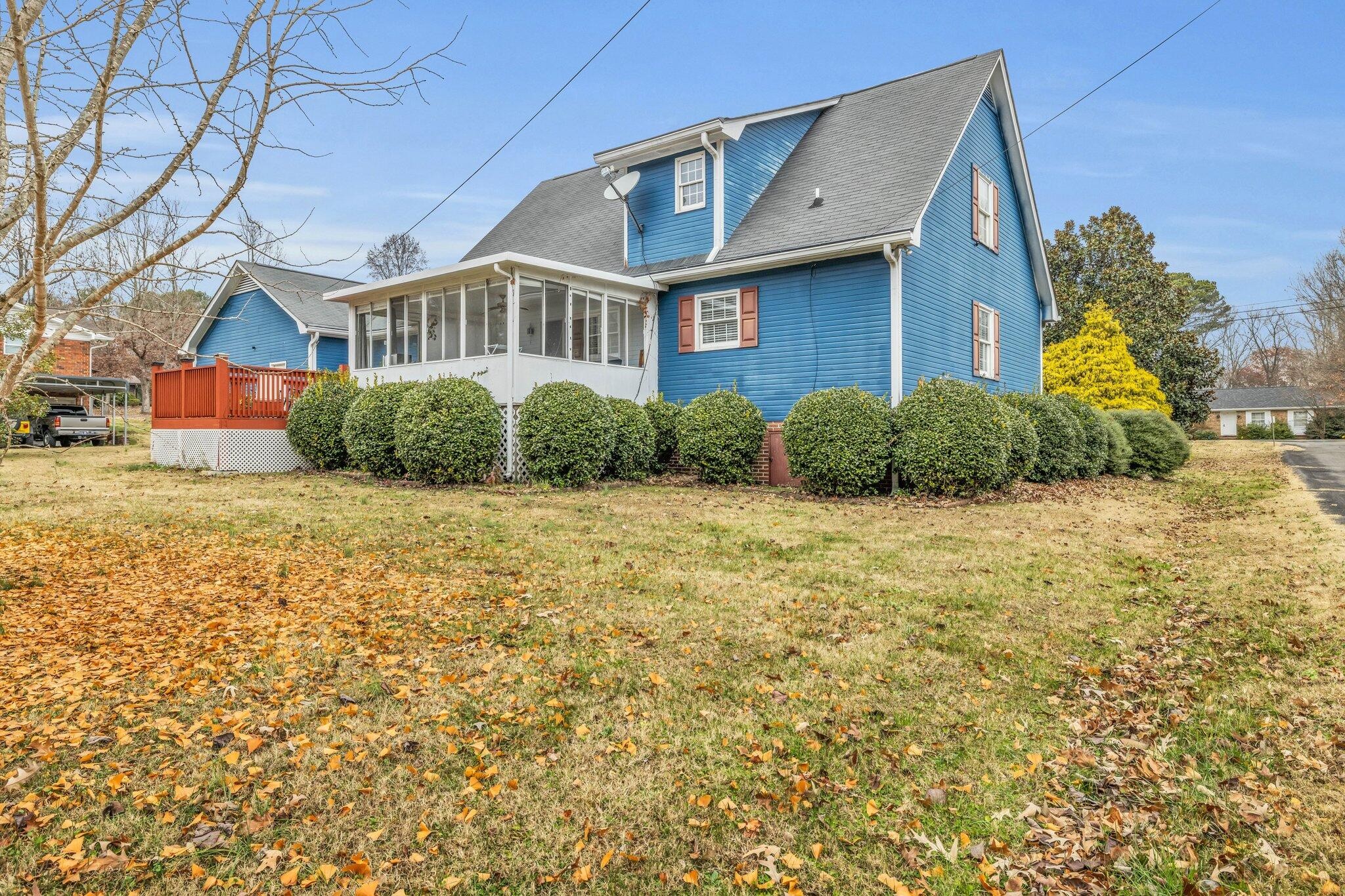 1129 Robin Hood Drive, NW