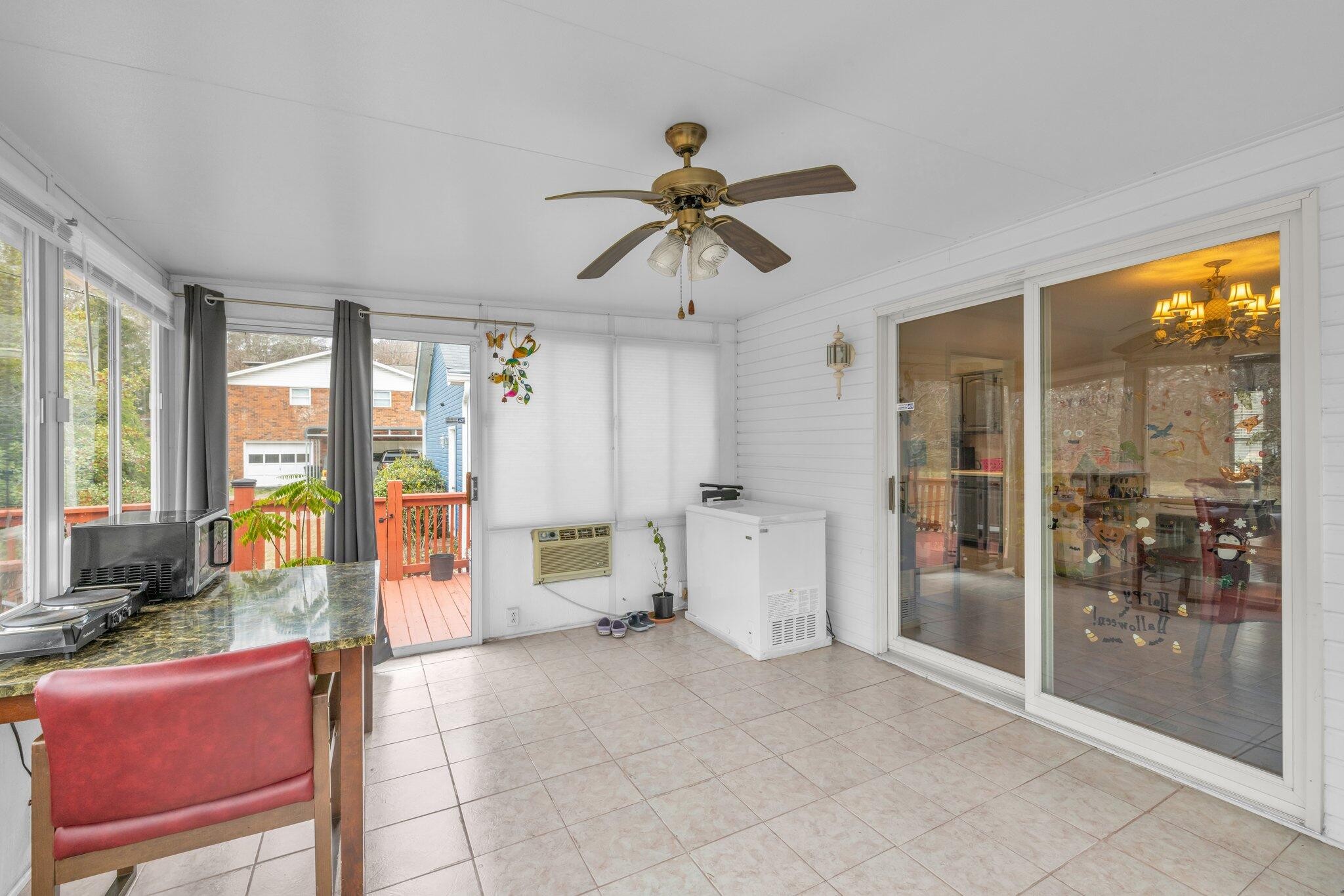 1129 Robin Hood Drive, NW