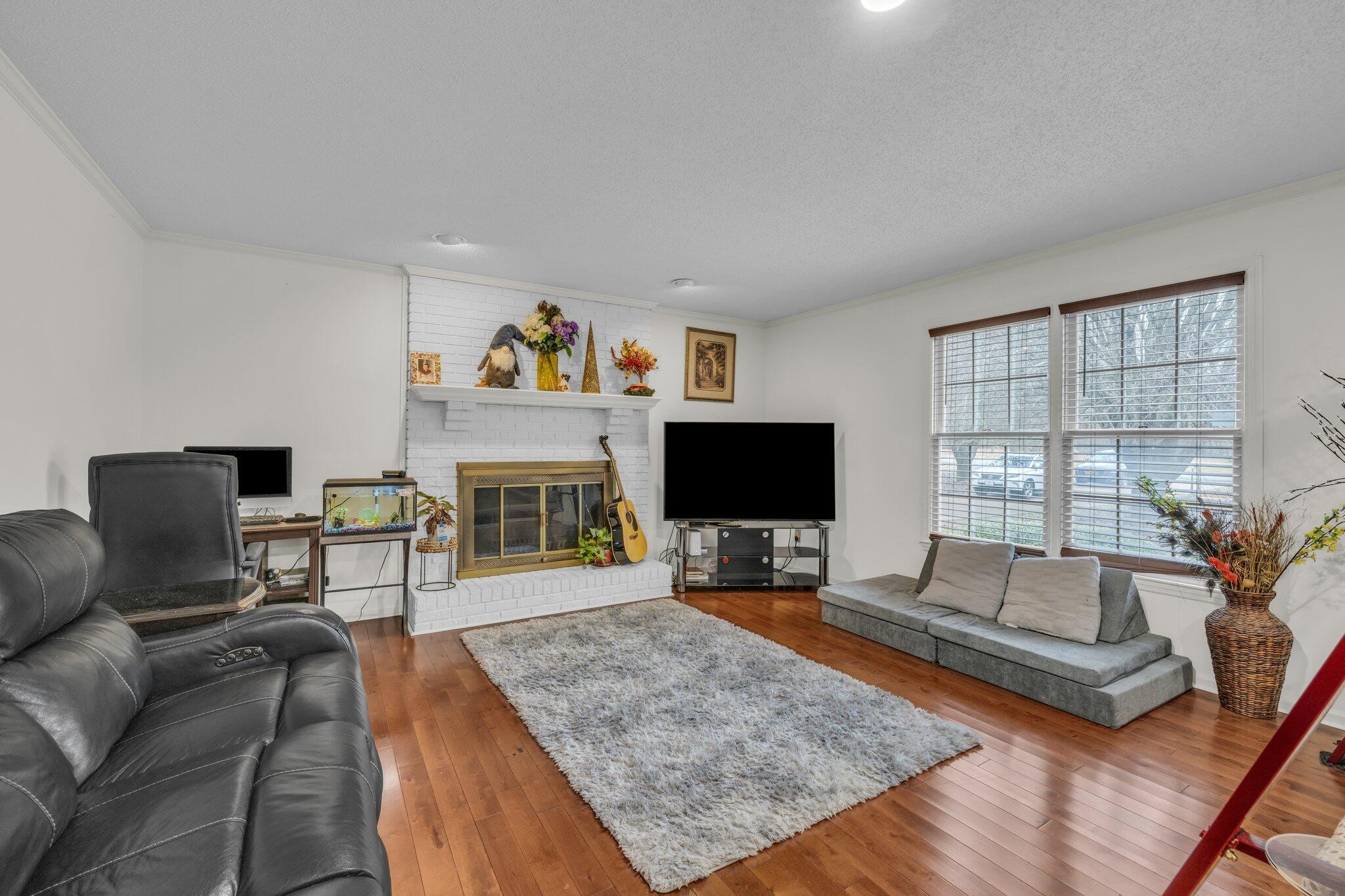 1129 Robin Hood Drive, NW