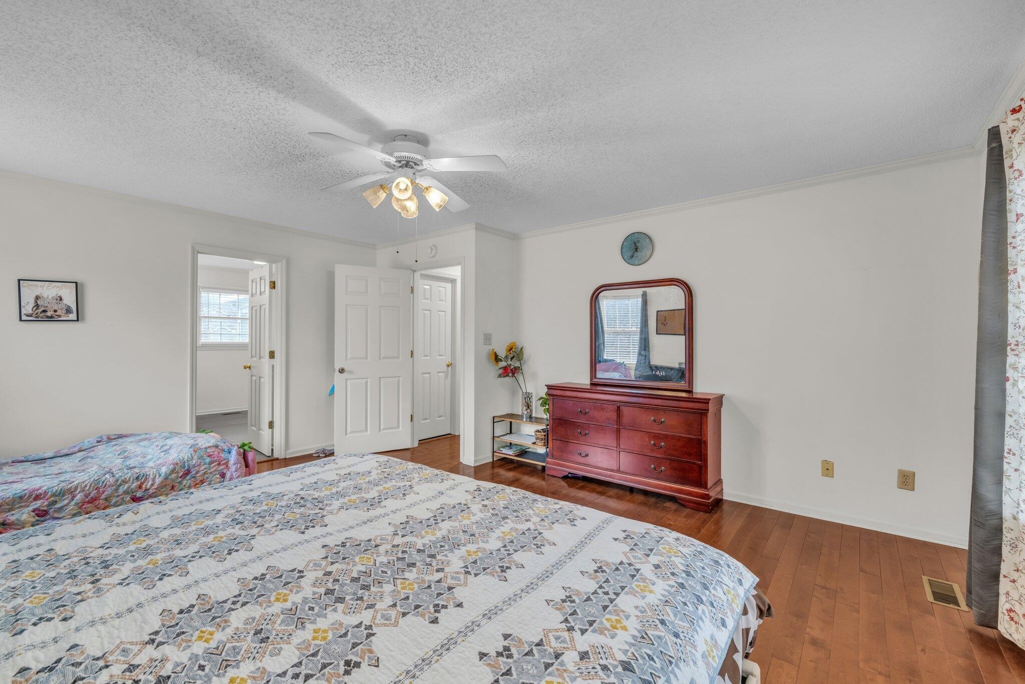 1129 Robin Hood Drive, NW