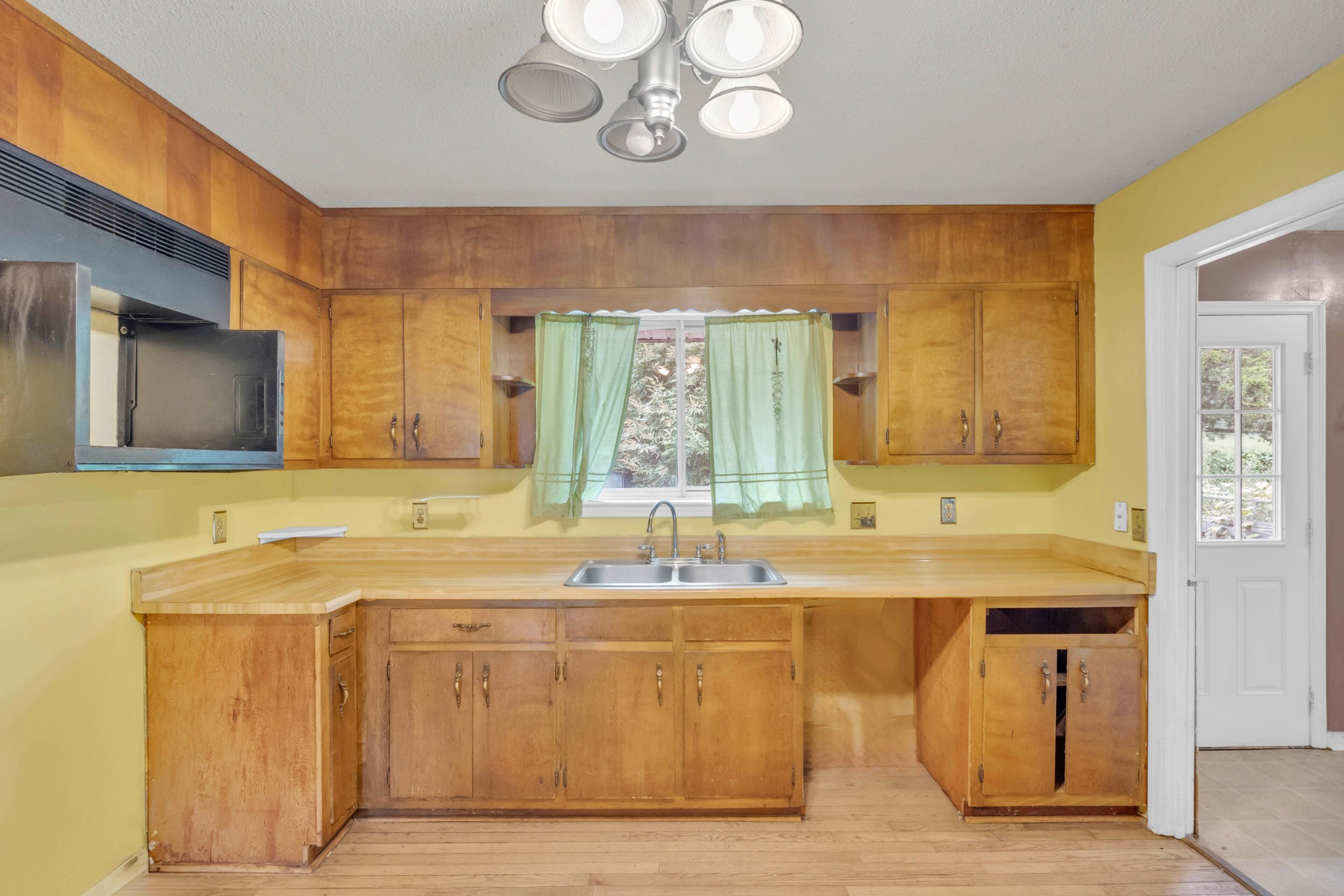 3224 Mountain View Drive