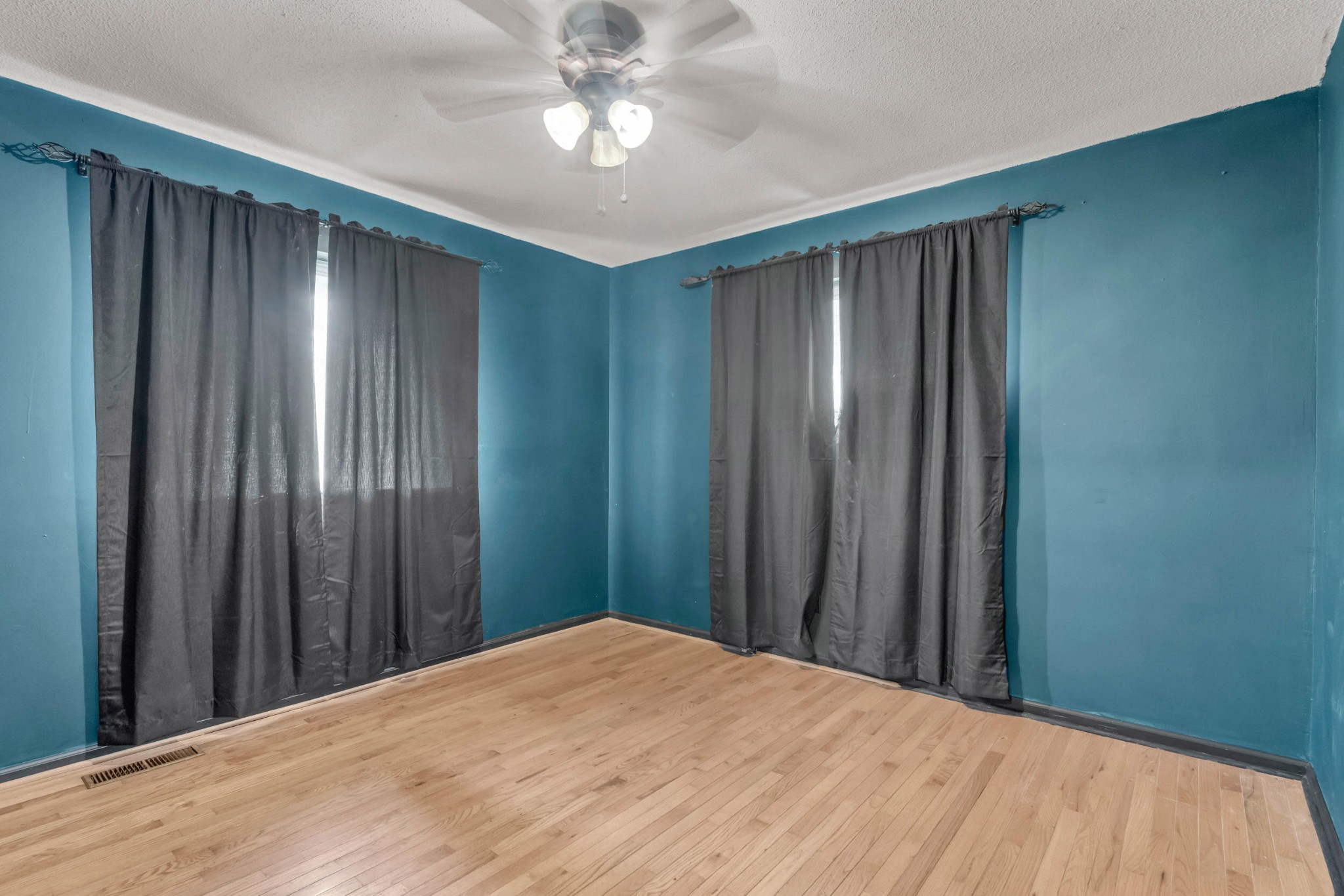 3224 Mountain View Drive