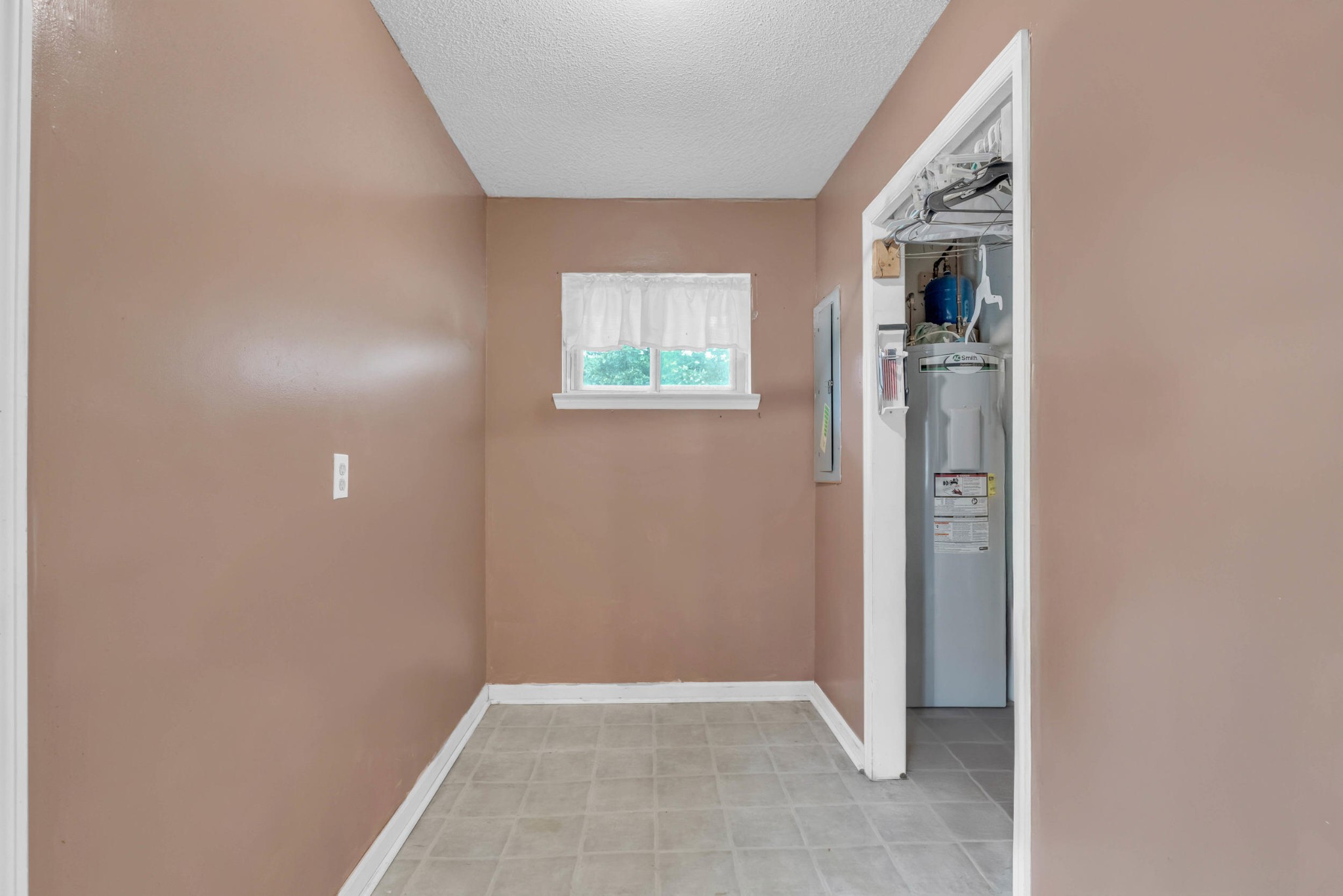 3224 Mountain View Drive