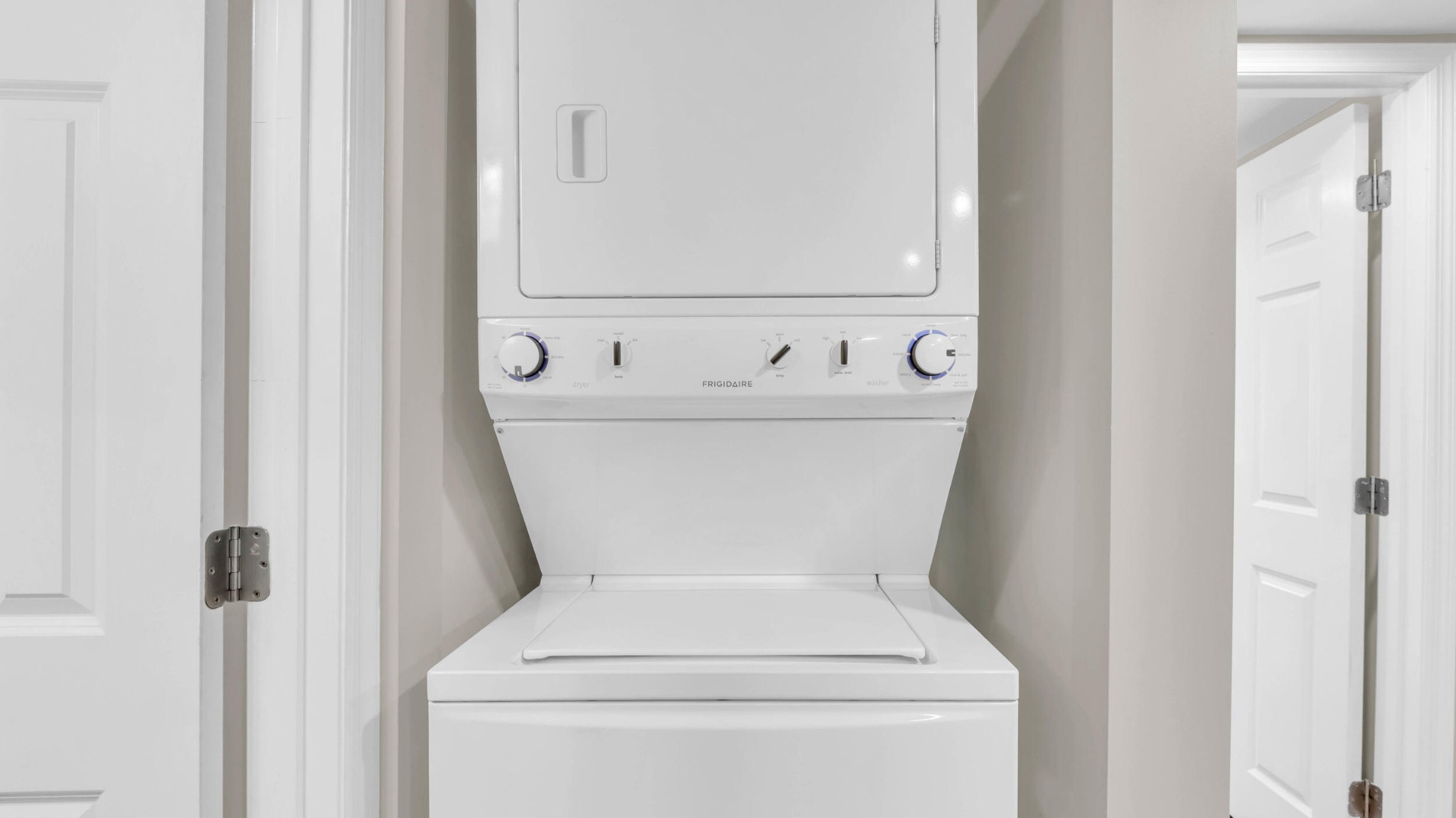 4094 University Drive