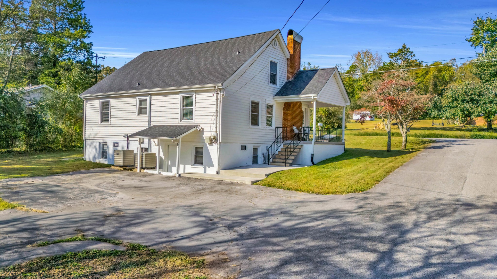 4094 University Drive