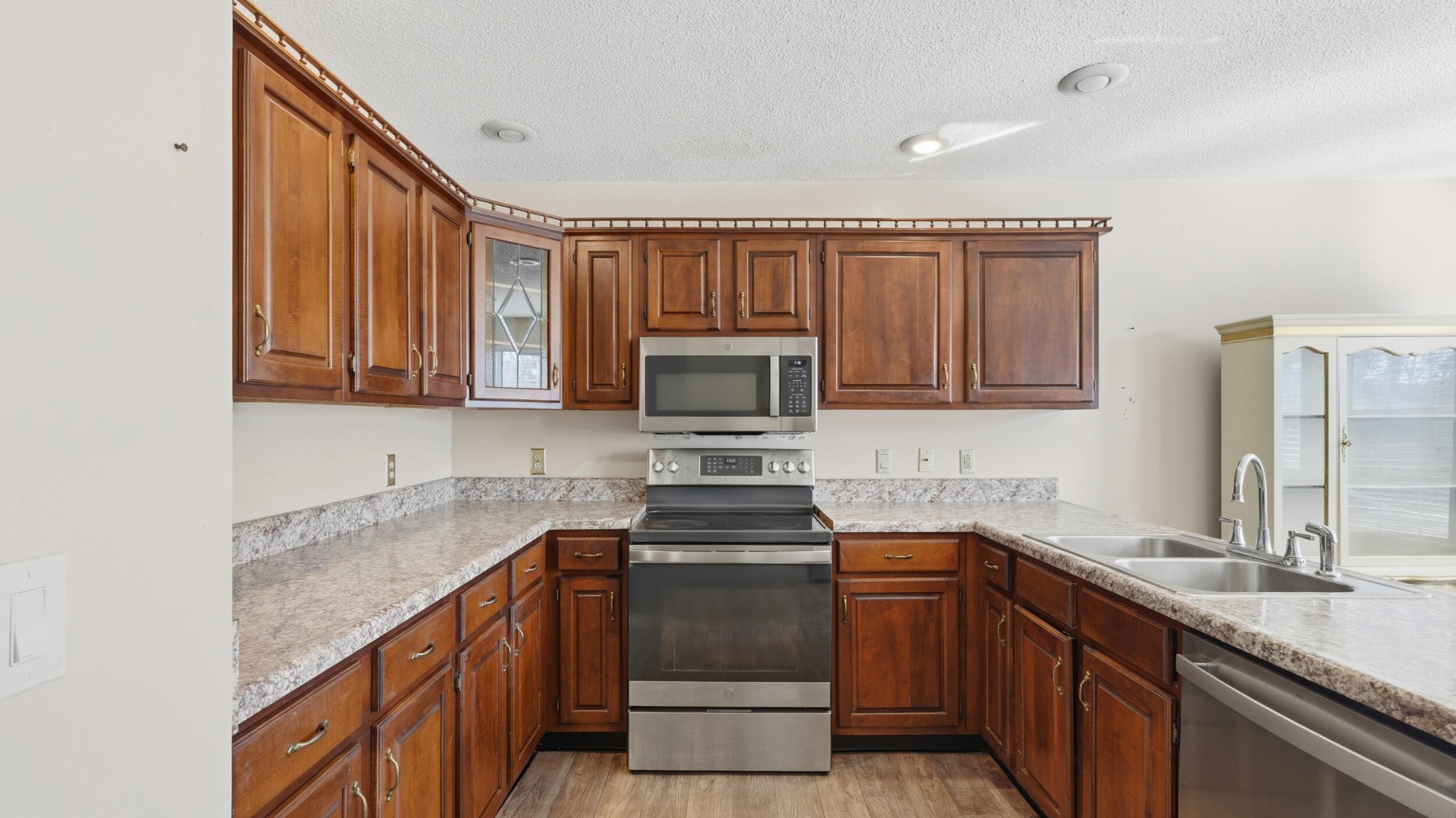 7618 Asherton Lane