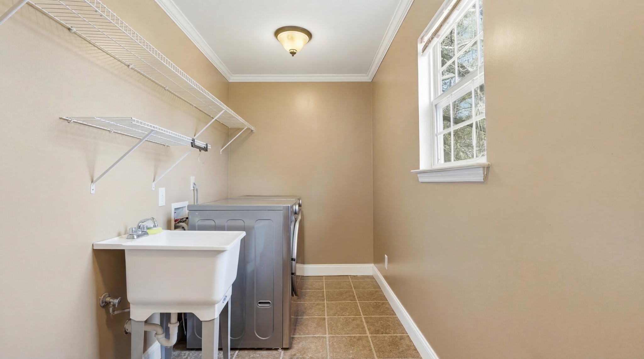 210 Hiwassee Drive, NE