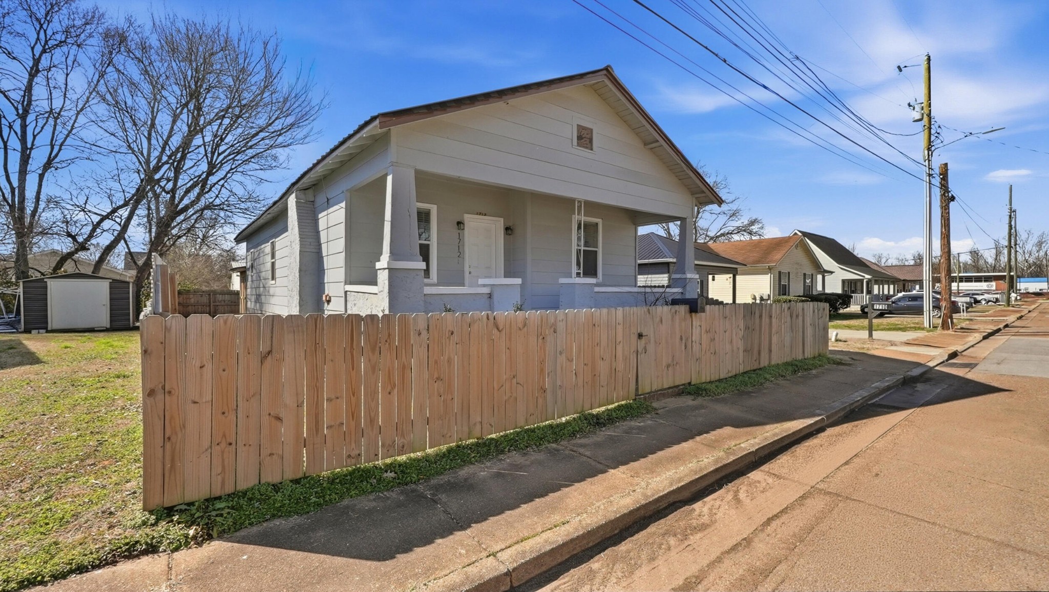 1712 Carson Avenue