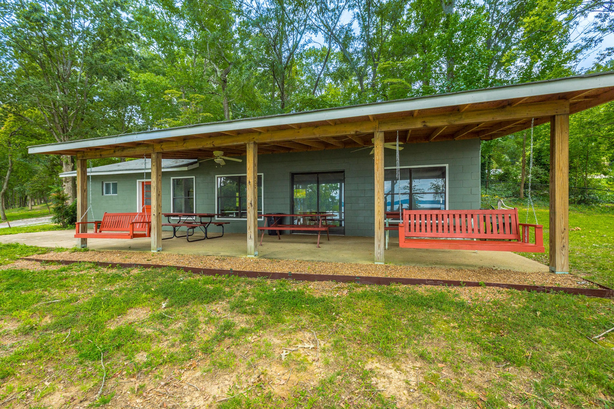 3591 Kings Road