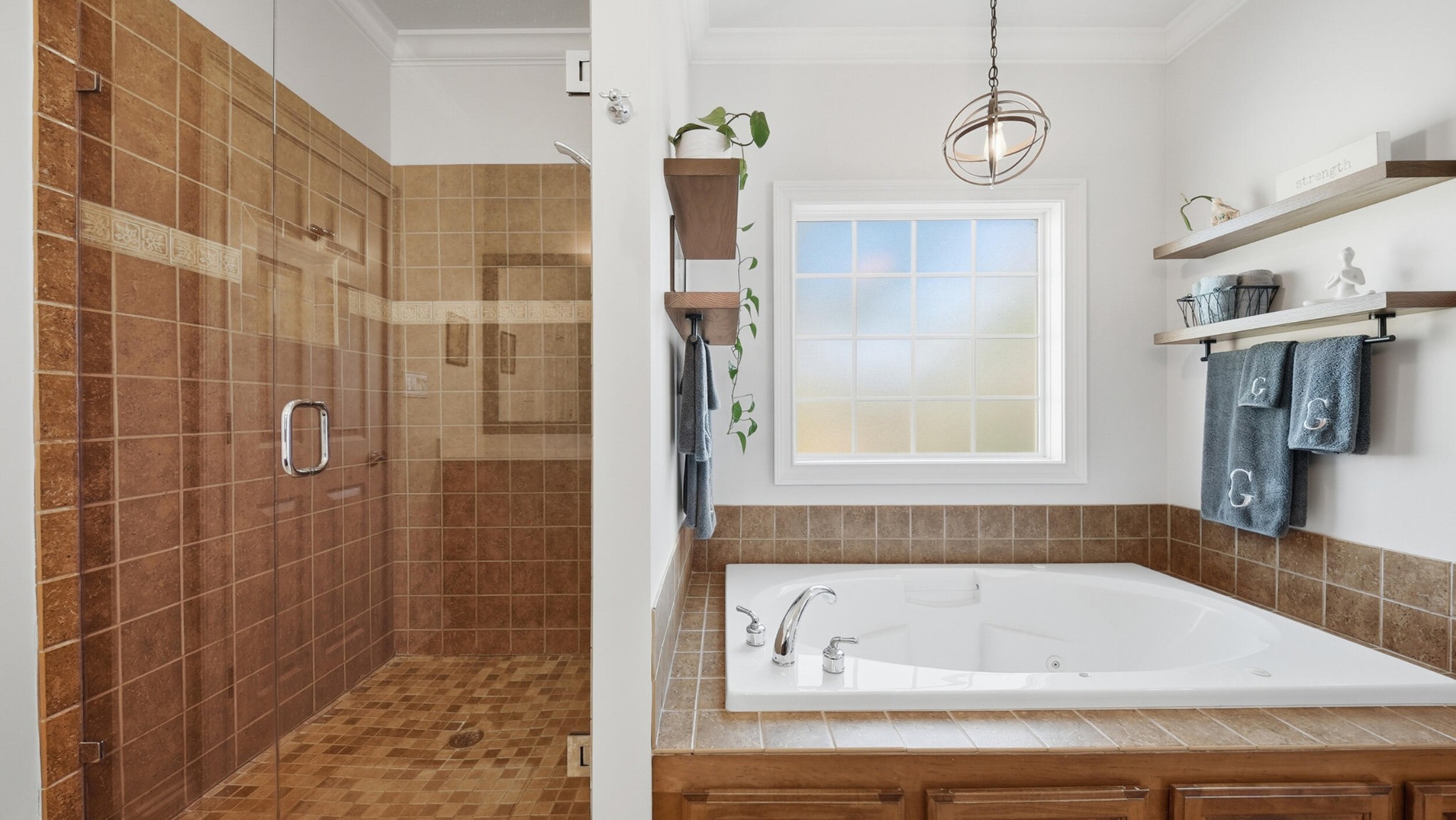 1782 Sterling Point, NW