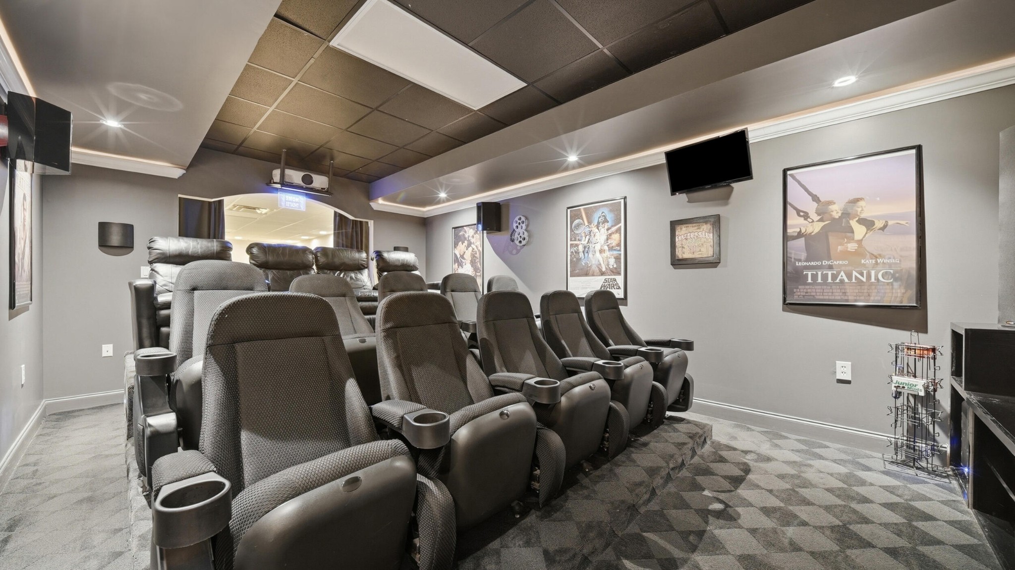 1782 Sterling Point, NW