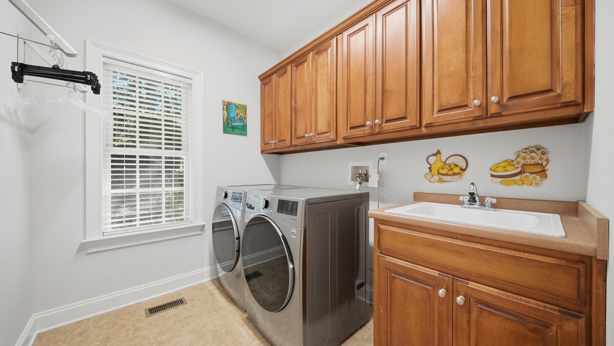 1782 Sterling Point, NW