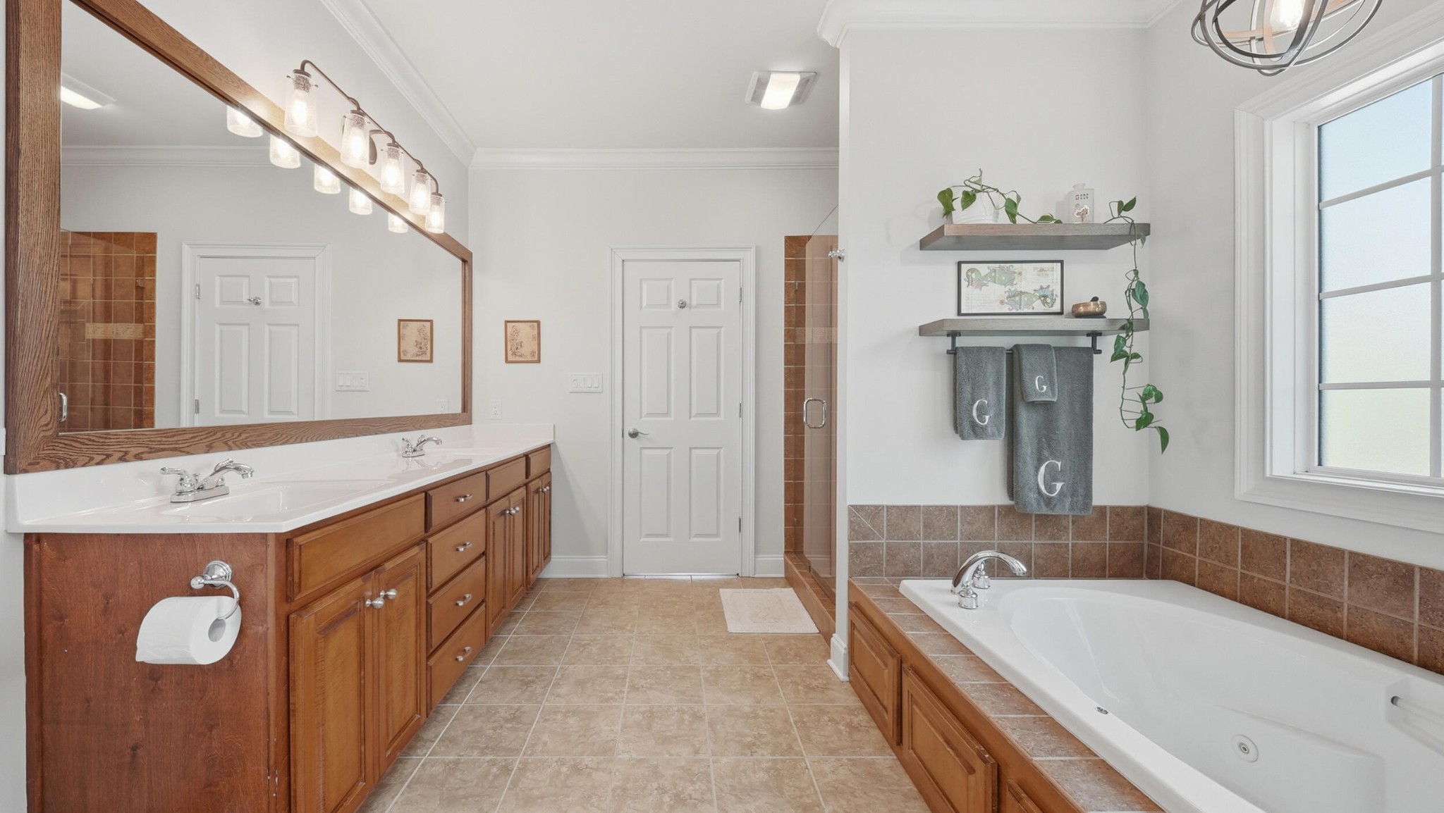 1782 Sterling Point, NW