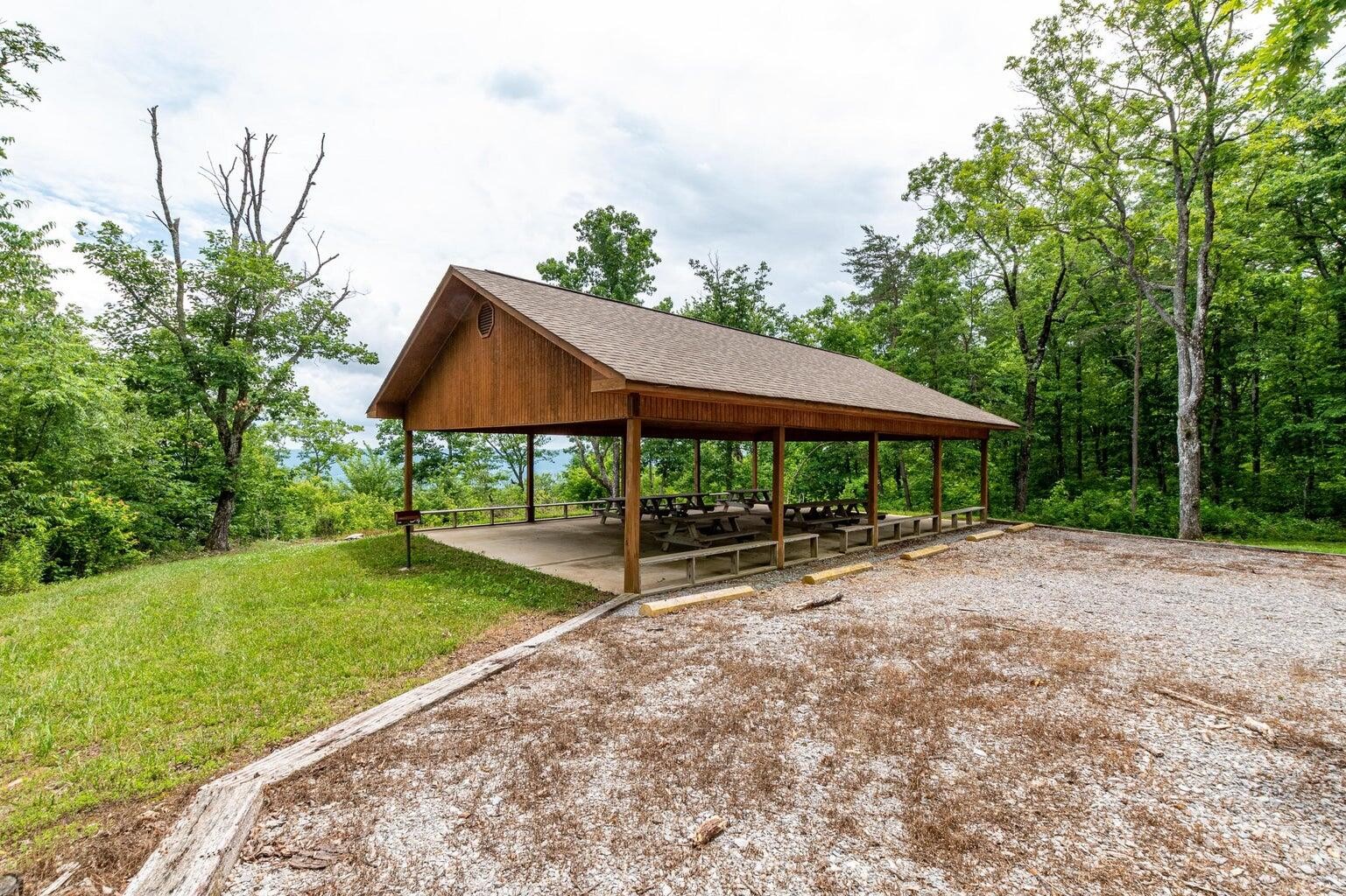 196 Big Bluff View
