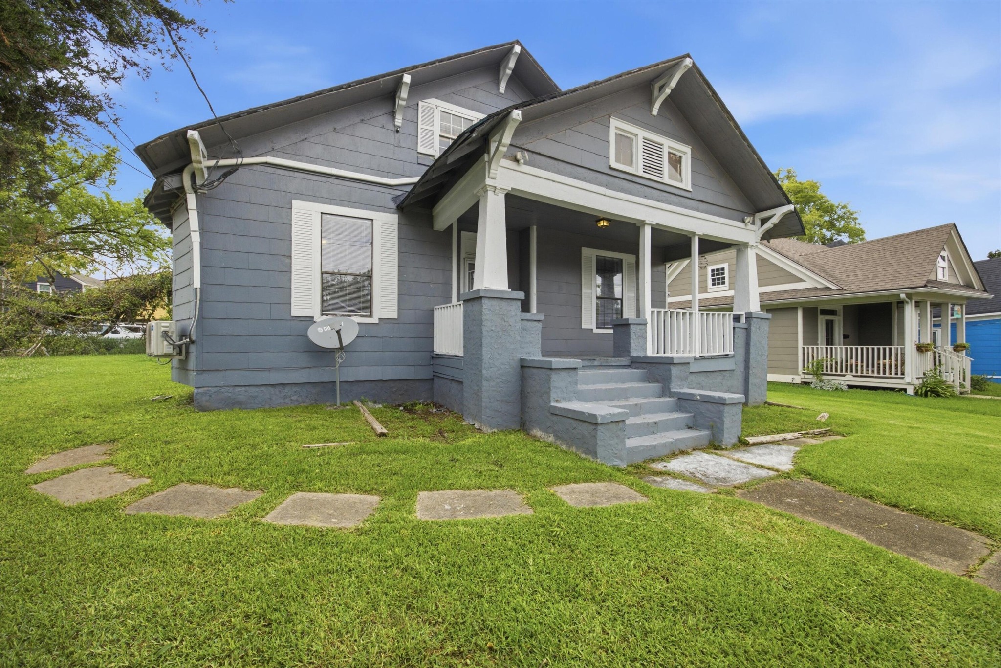 2111 Chamberlain Avenue