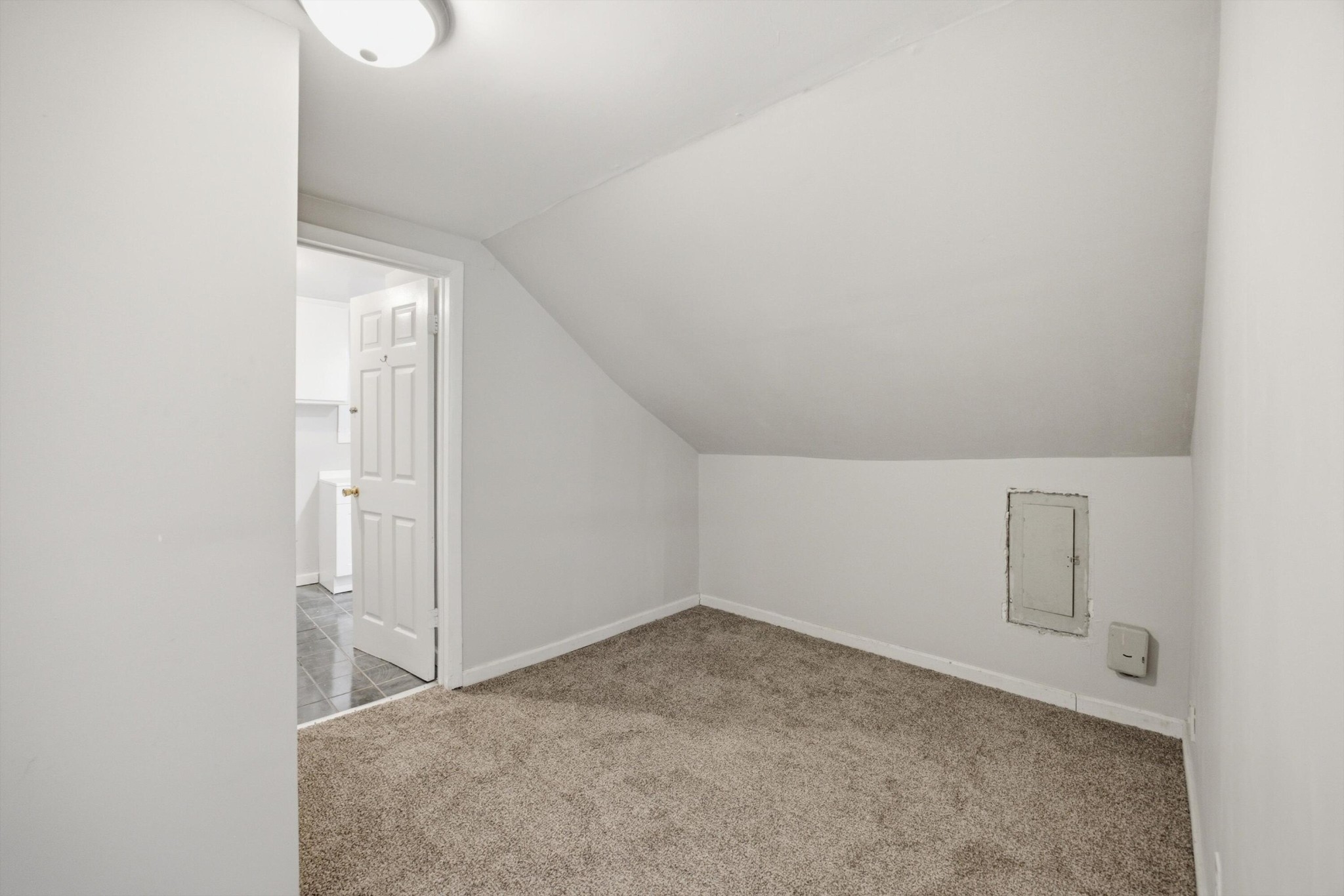 2111 Chamberlain Avenue