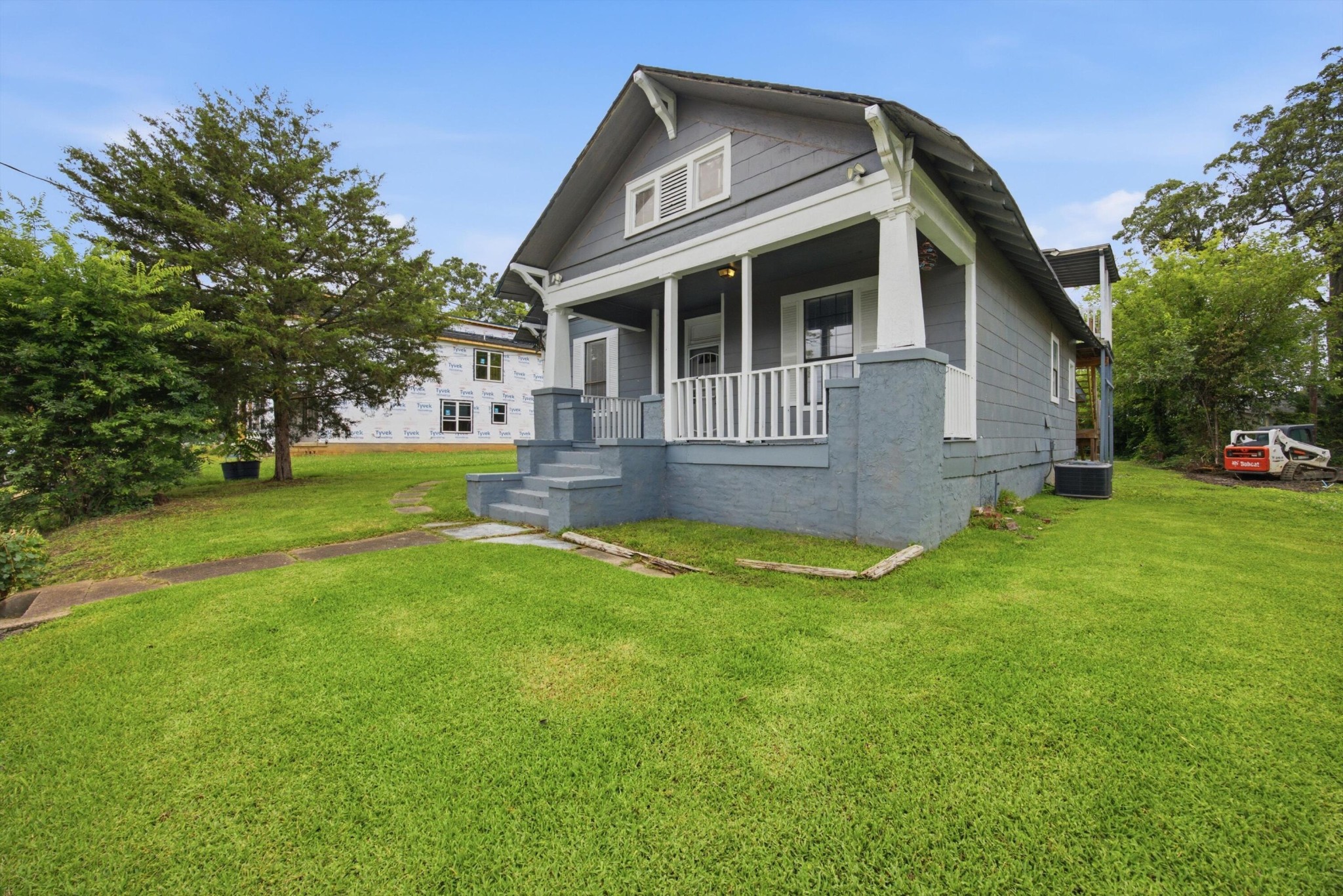 2111 Chamberlain Avenue