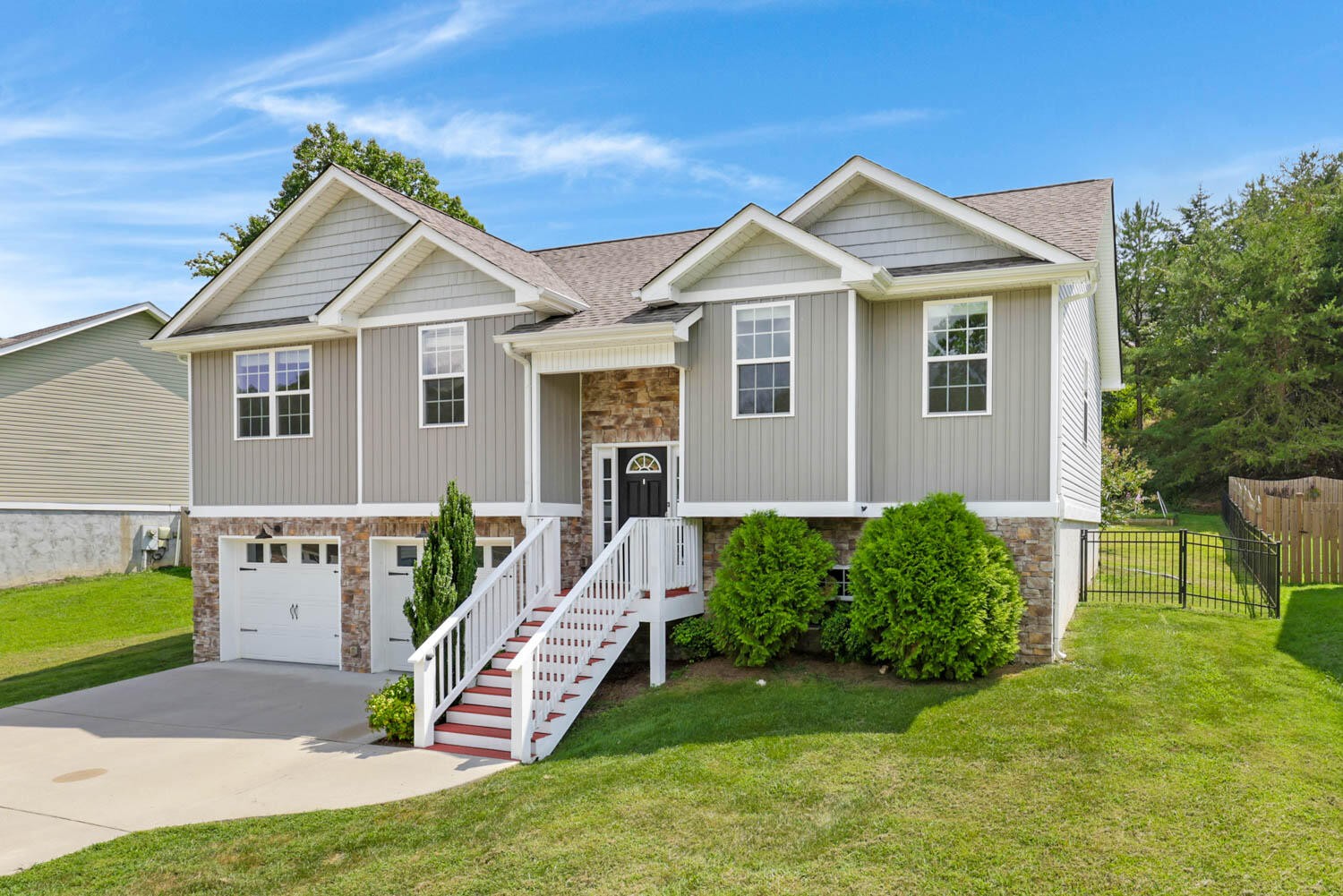 1758 Short Leaf Lane