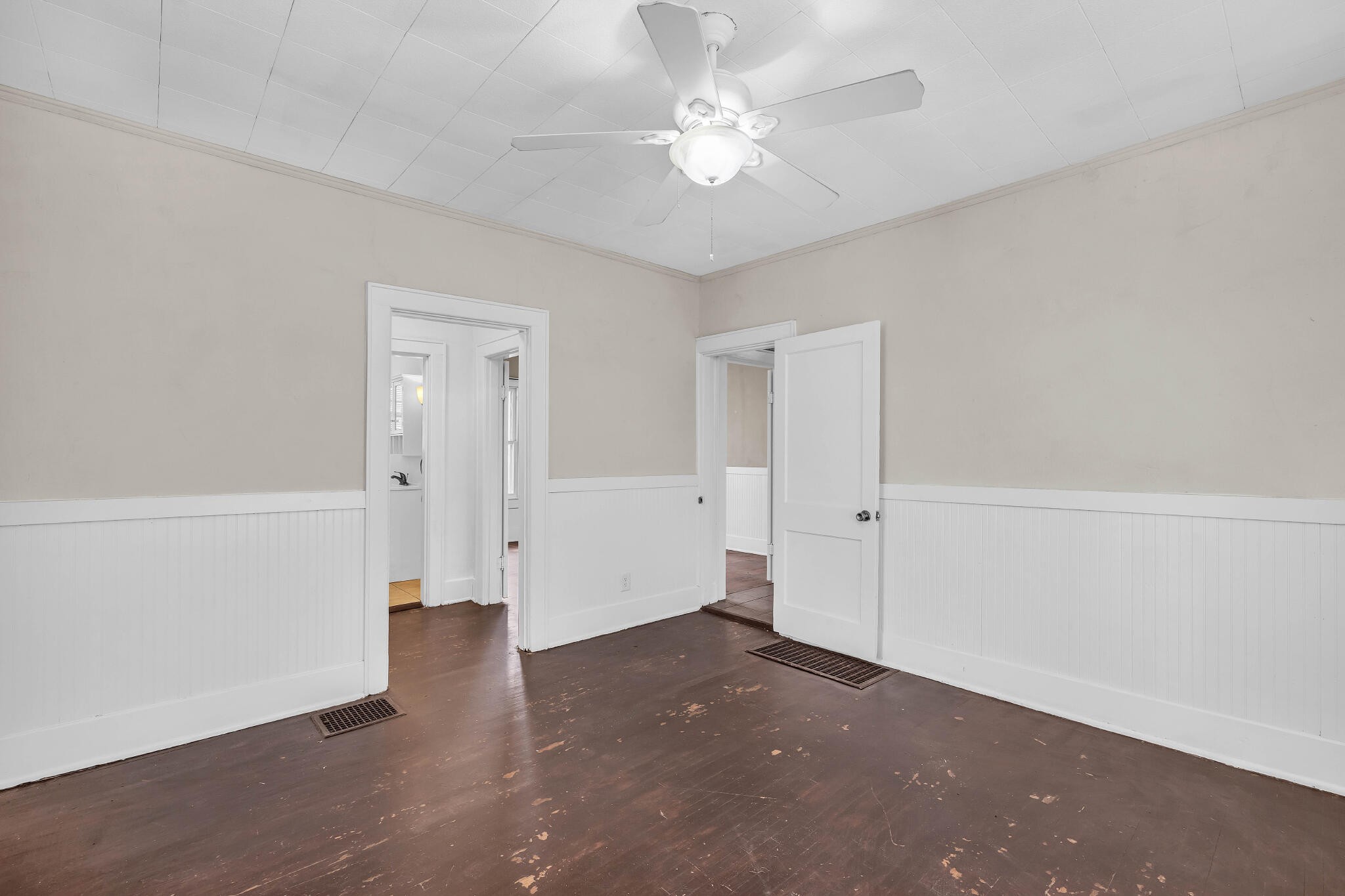 15001502 E 13th Street