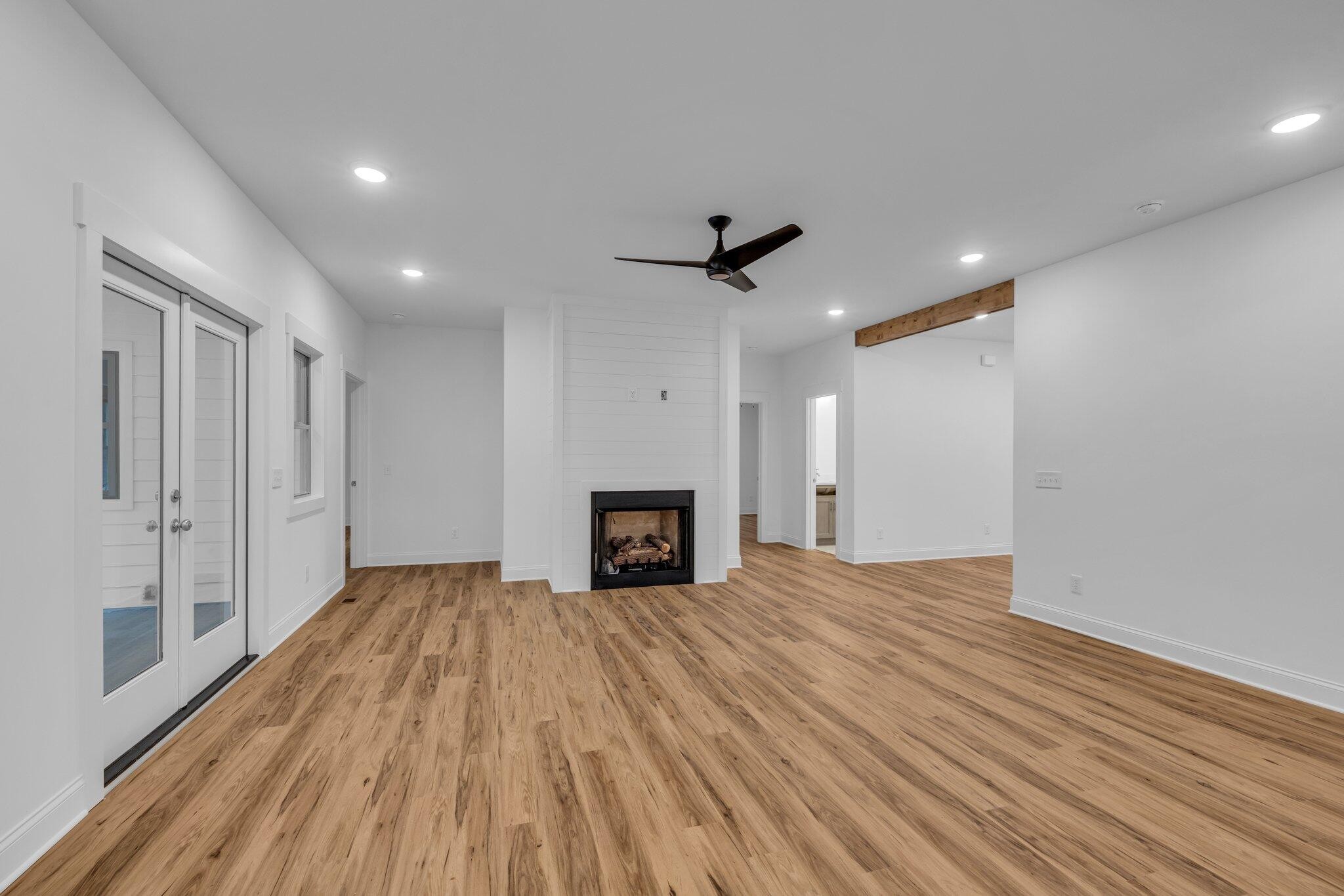 1075 Cumberland Circle