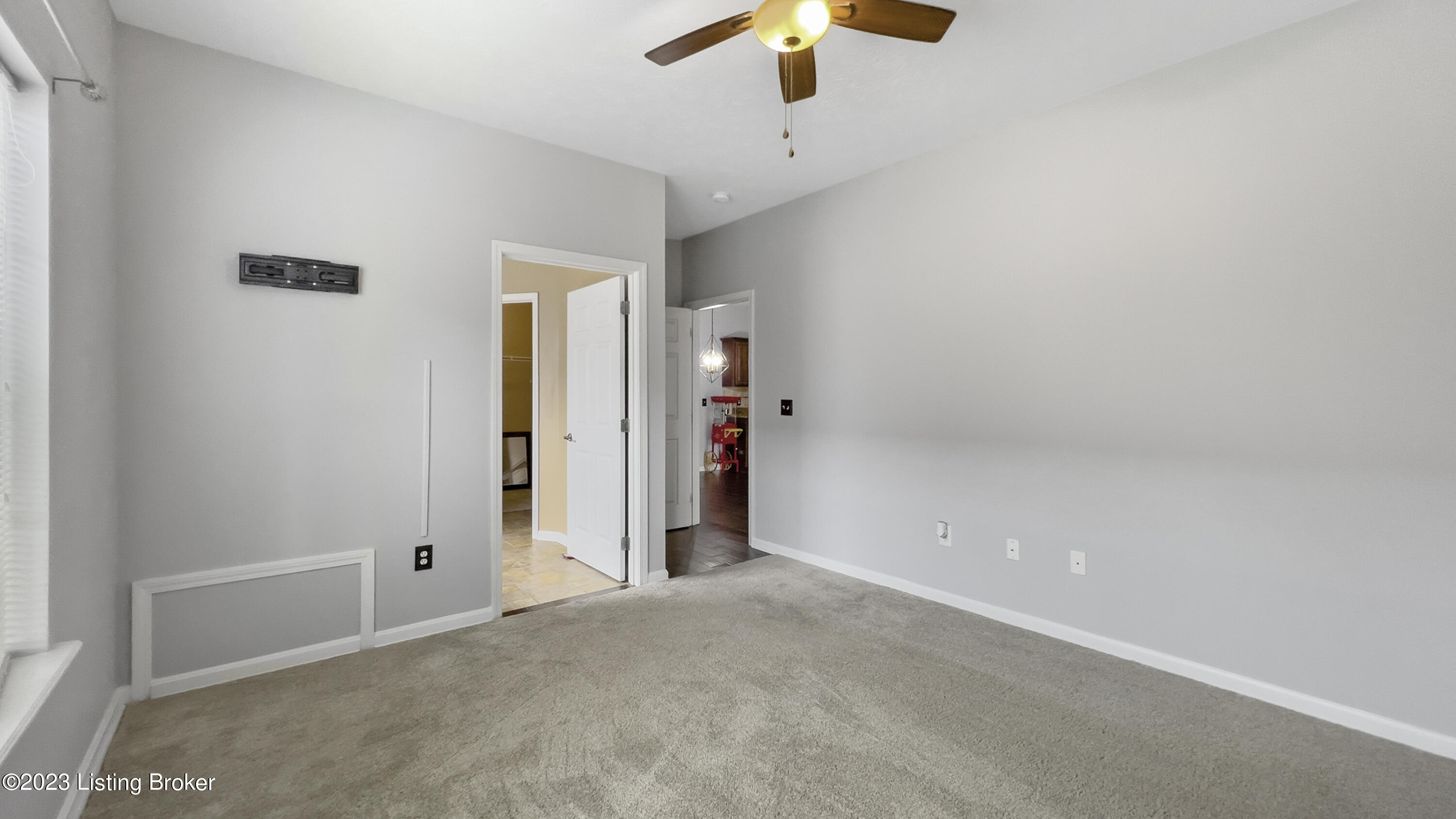 9402 Clubview Dr, 101