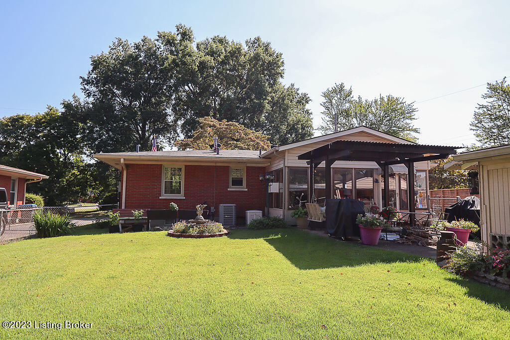 8004 White Cedar Dr