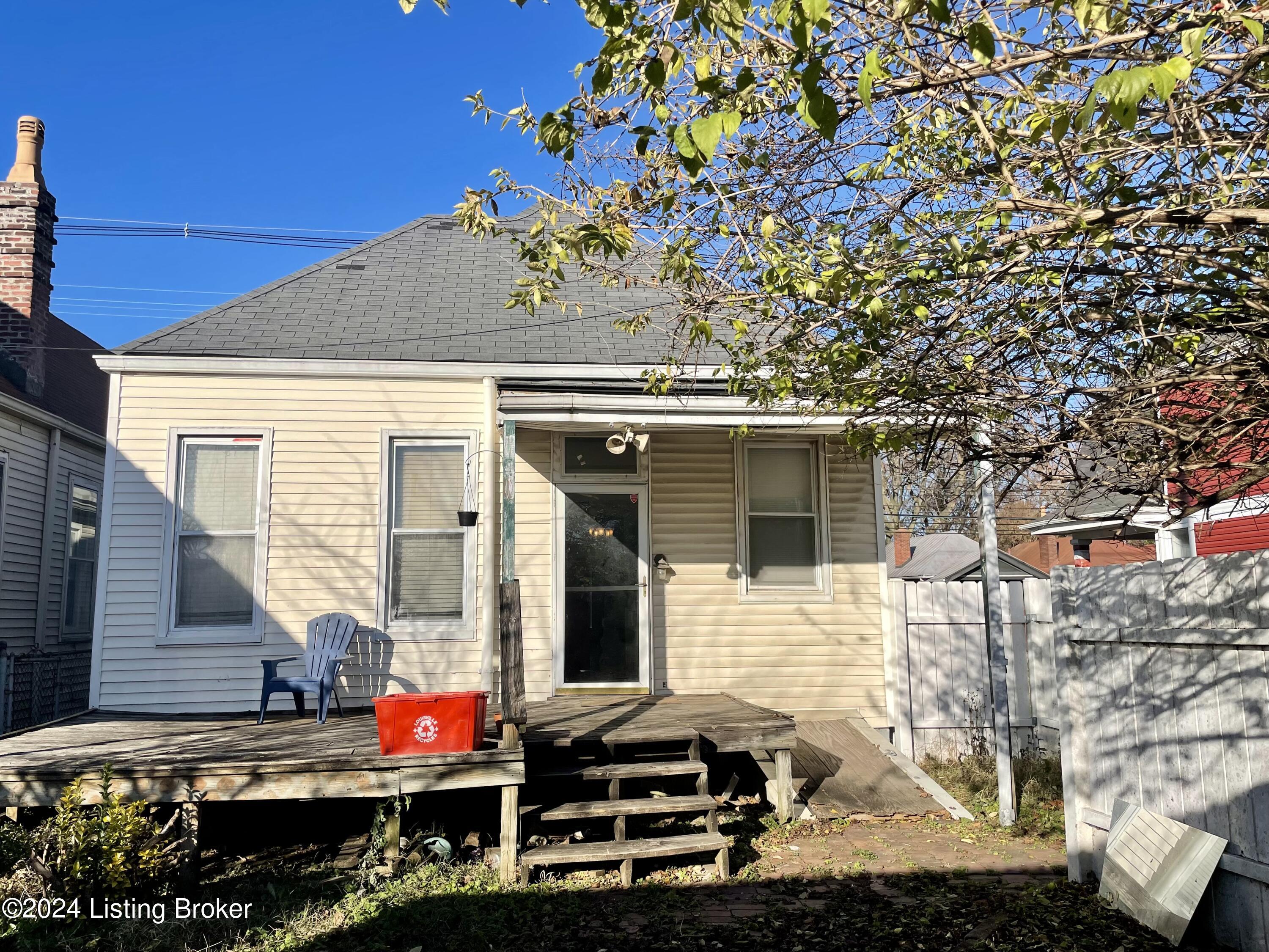 220 E Burnett Ave