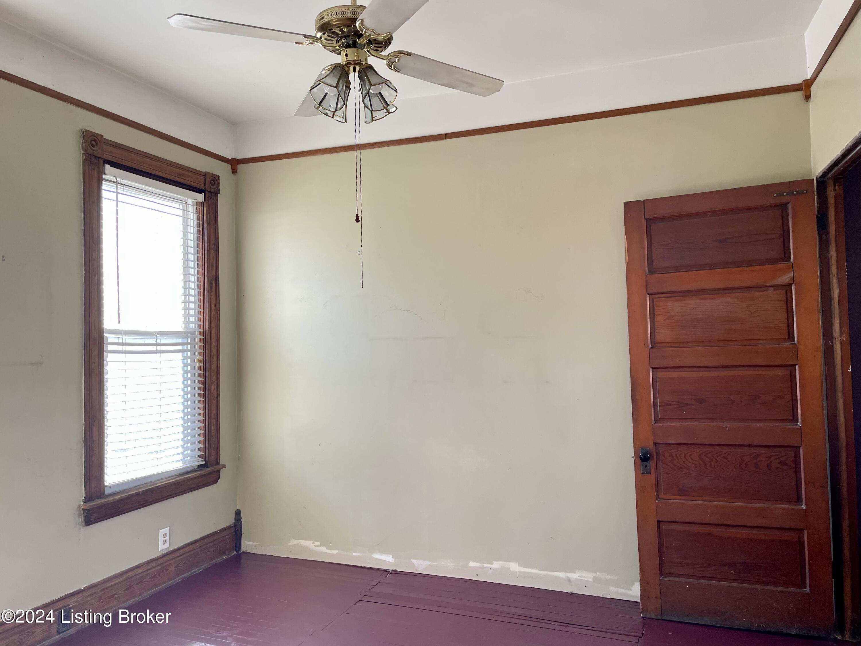 220 E Burnett Ave