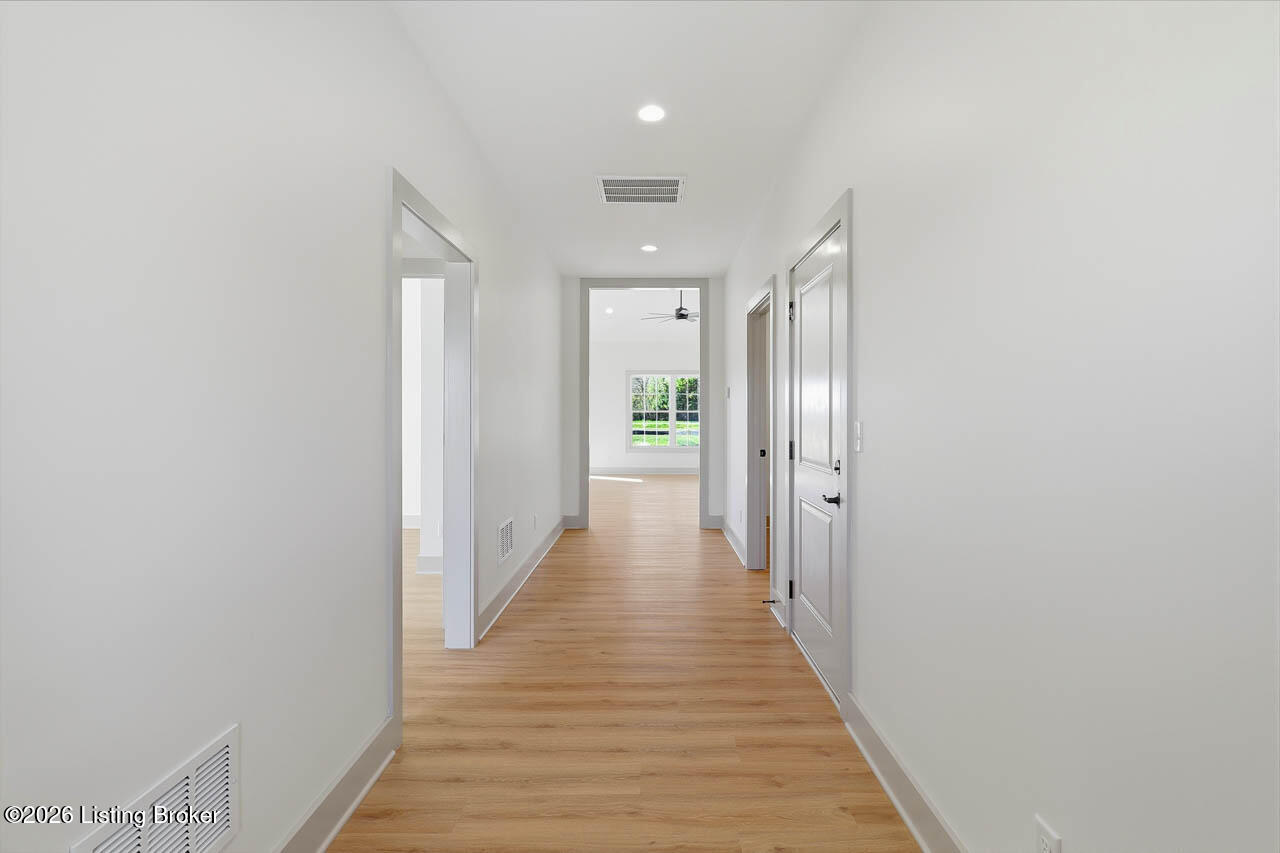 105 Freeman Ave