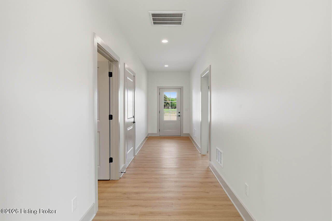 105 Freeman Ave