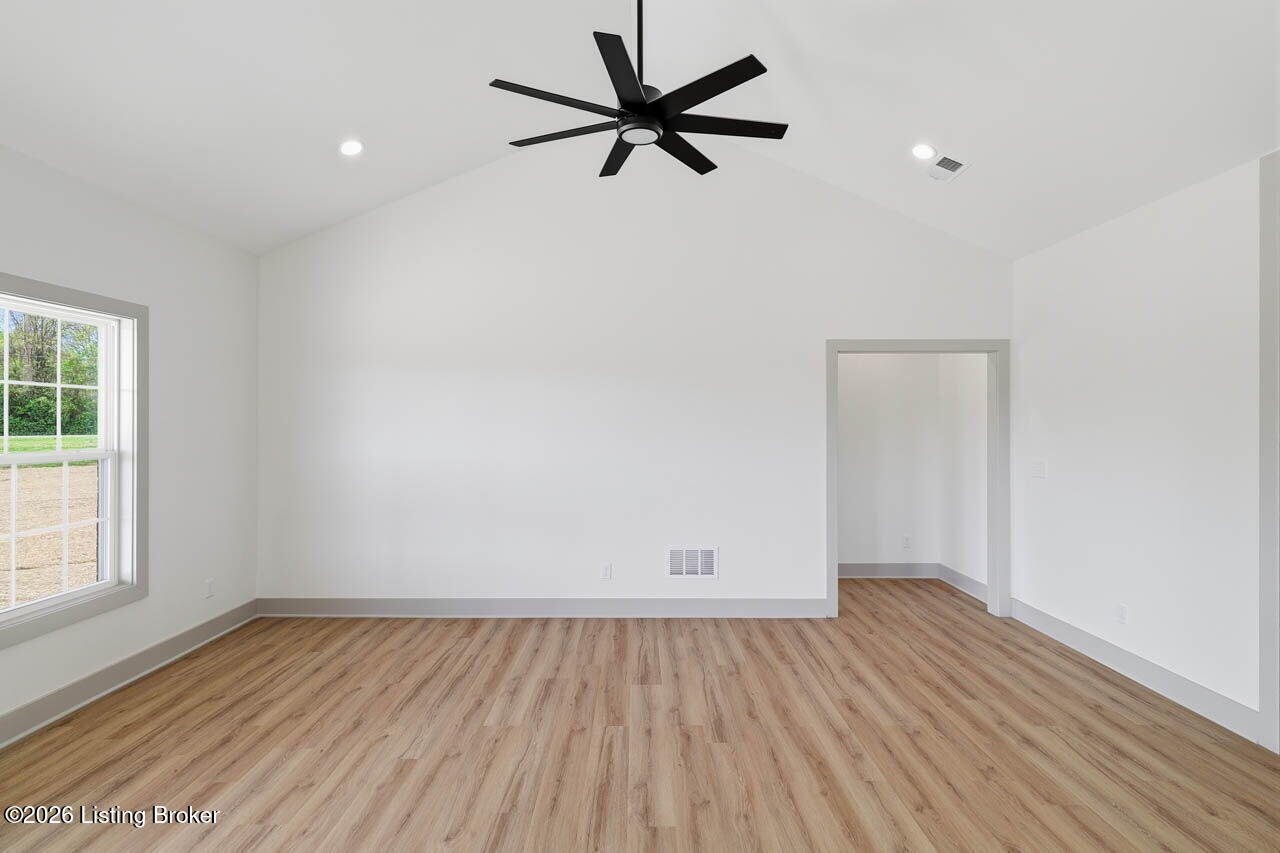 105 Freeman Ave