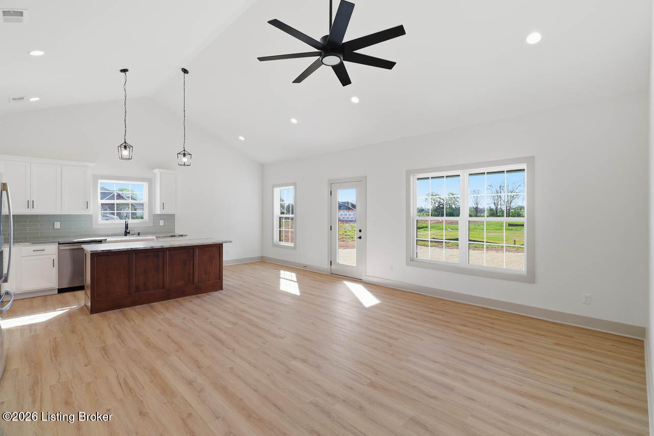 105 Freeman Ave