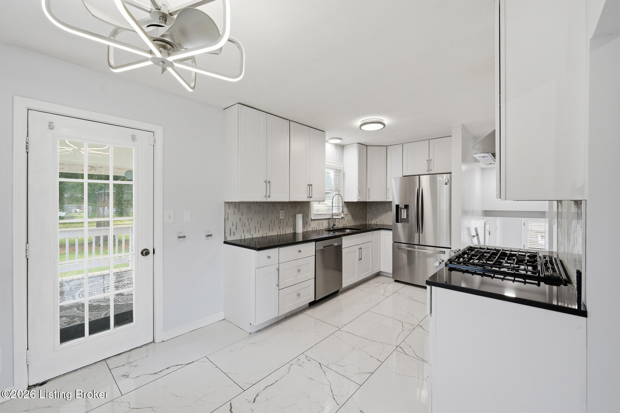 3511 Pineland Dr