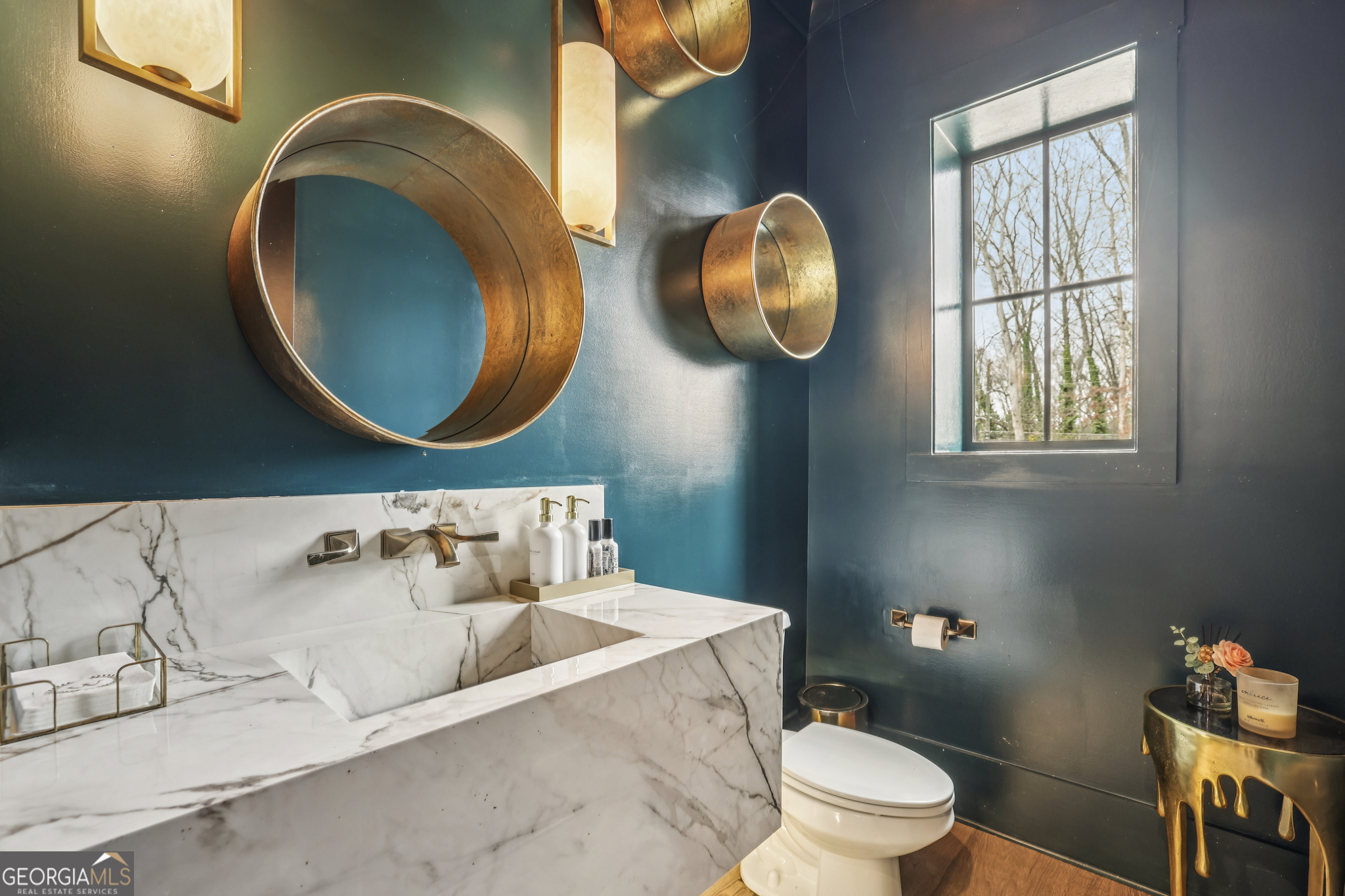 6055 Riverside Drive